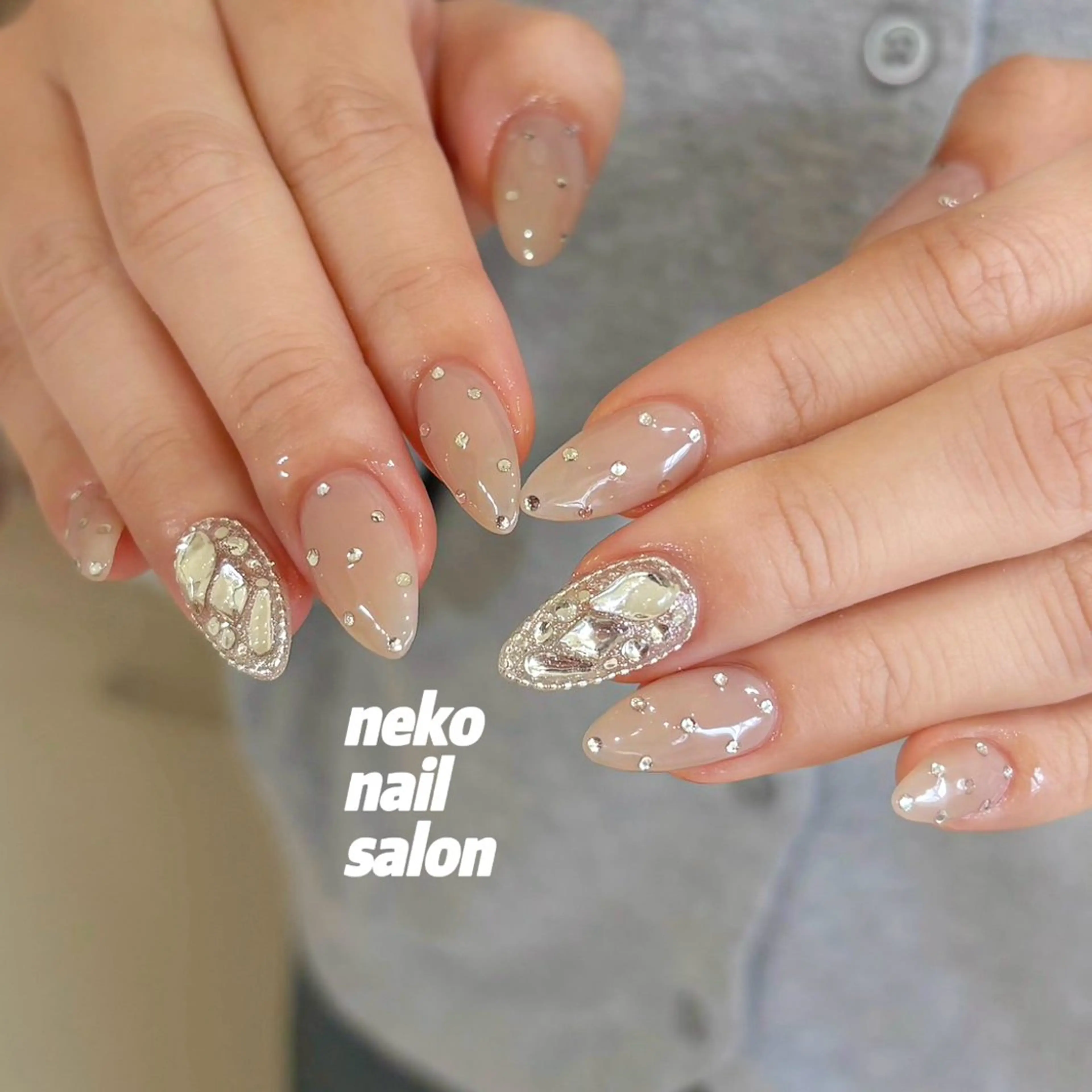 ネイル ガーリー キラキラネイル 持ち込み ストーンネイル ハンドネイル neko nail所属・neko nailのネイルデザイン