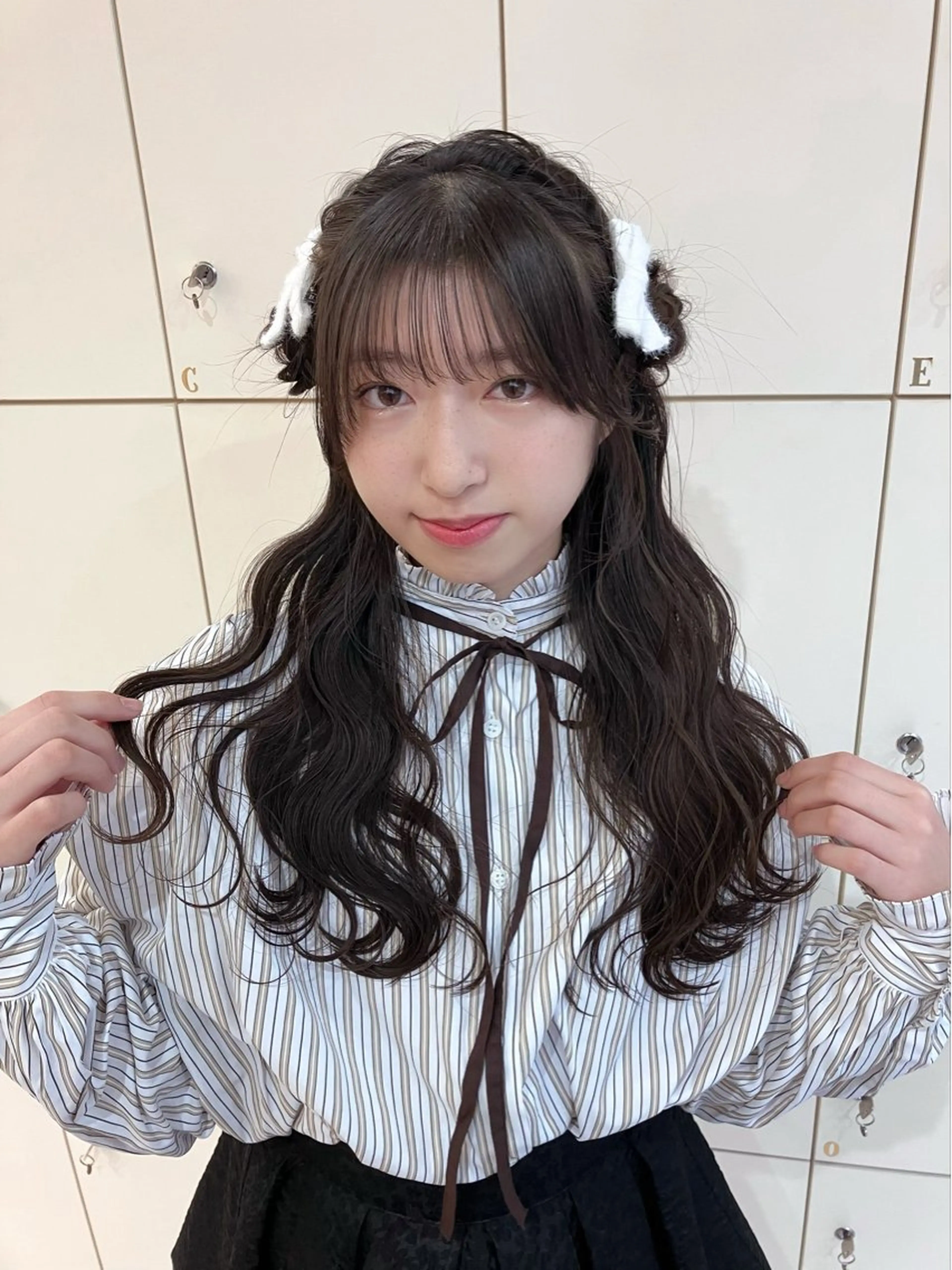 ヘアアレンジ 前髪/顔周り/透明感 艶カラーとどさんのヘアスタイル