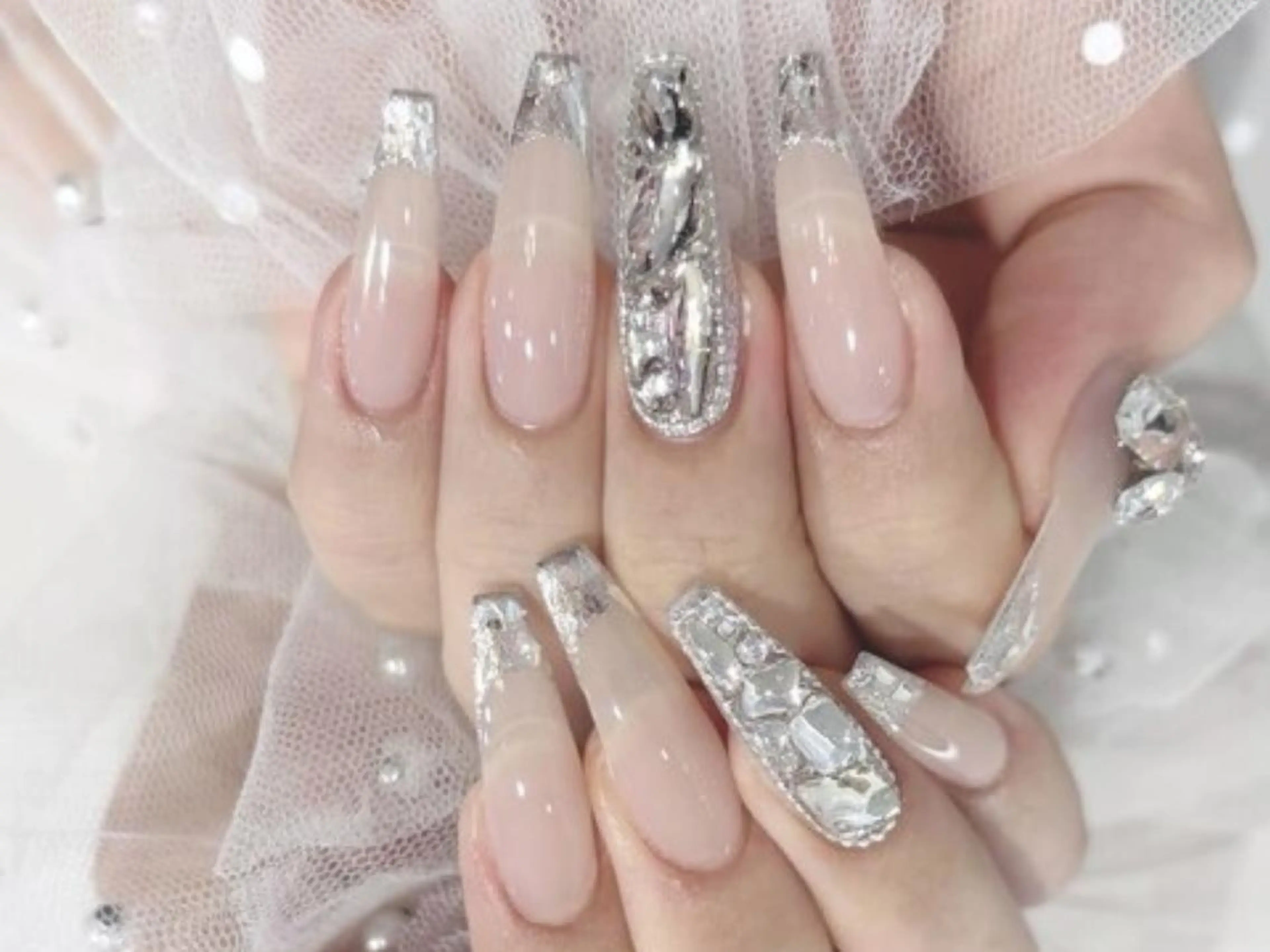 メンズ ネイル アートネイル フレンチネイル ジェルネイル キラキラネイル パラジェル Bloom kabukiのネイルデザイン