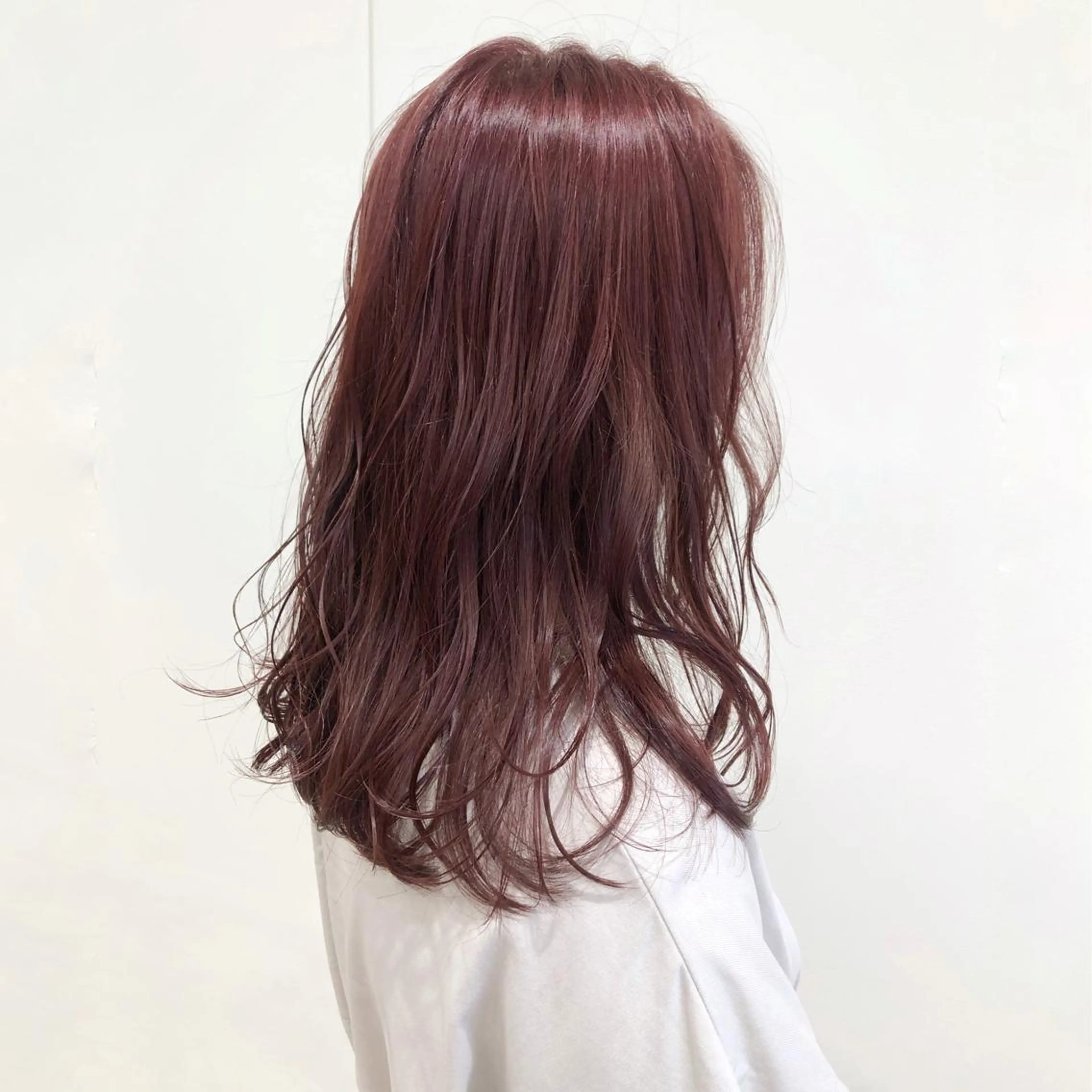 セミロング カラー ブリーチ ブリーチなしカラー レッドカラー ケアブリーチ 坪井佑樹のヘアスタイル