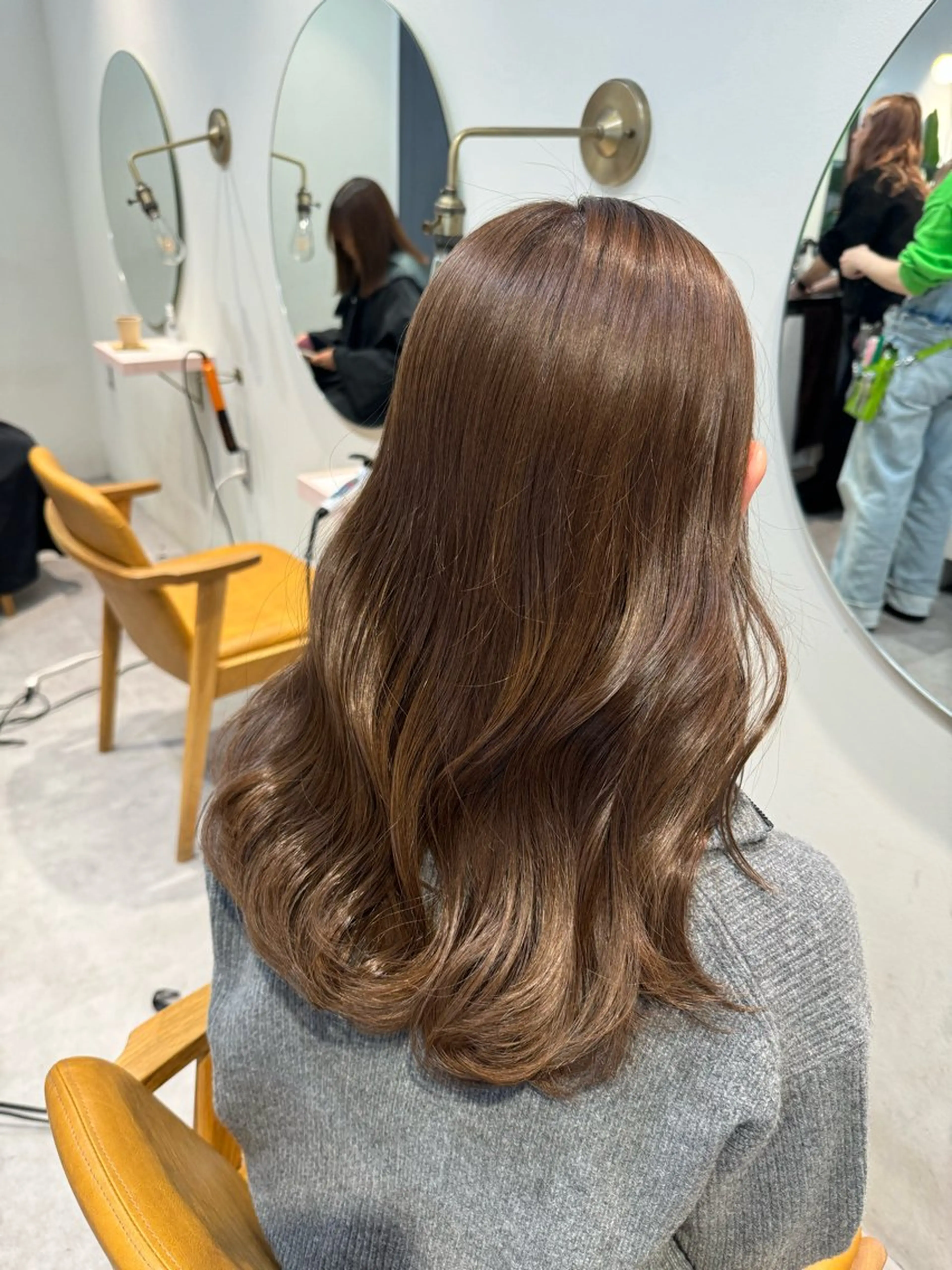 セミロング カラー ショコラグレージュ グレージュ ayaka♡ 柔らかカラーのヘアスタイル