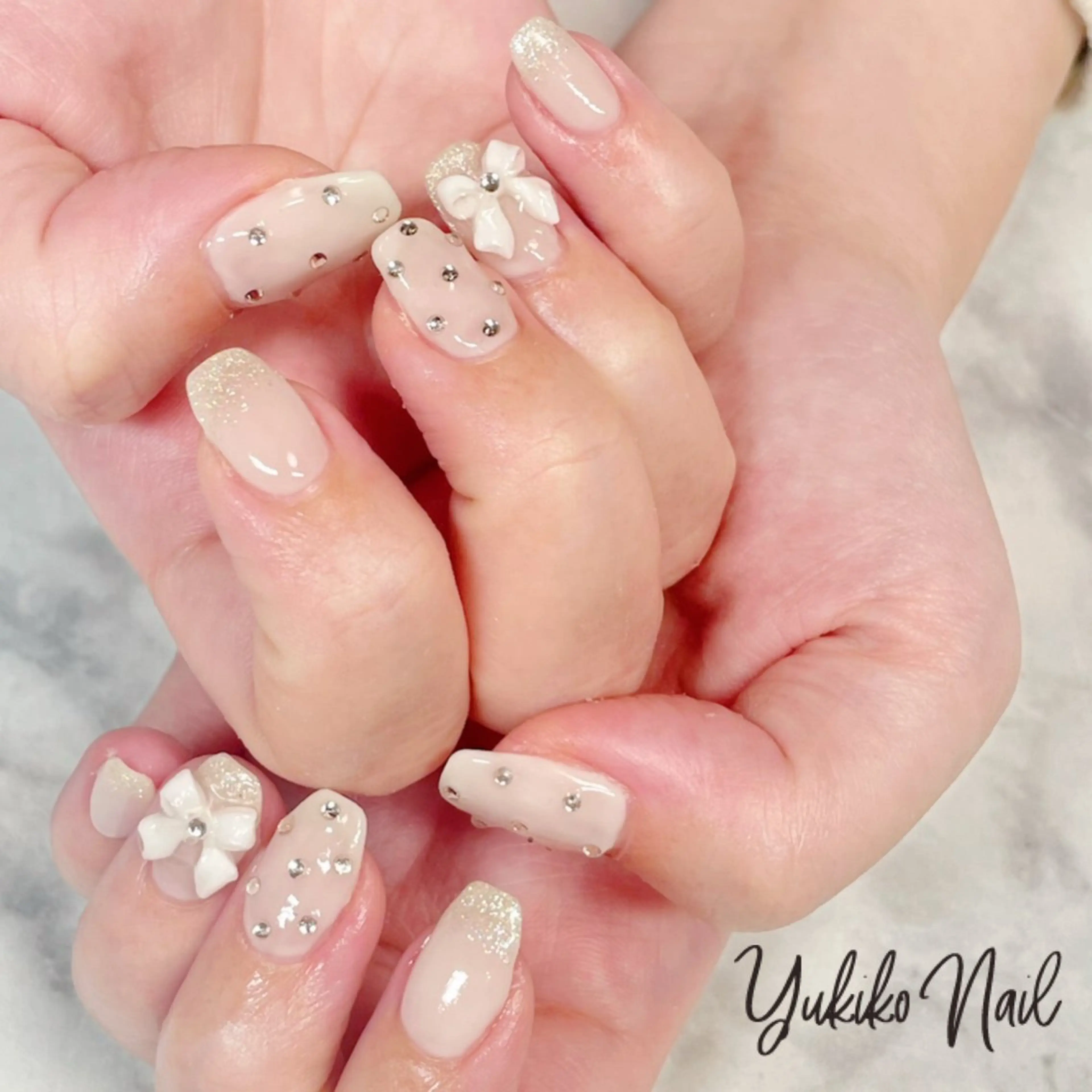 ネイル ガーリー 韓国ネイル リボン ワンホンネイル ホワイト ハンドネイル ユキコ ネイルのネイルデザイン
