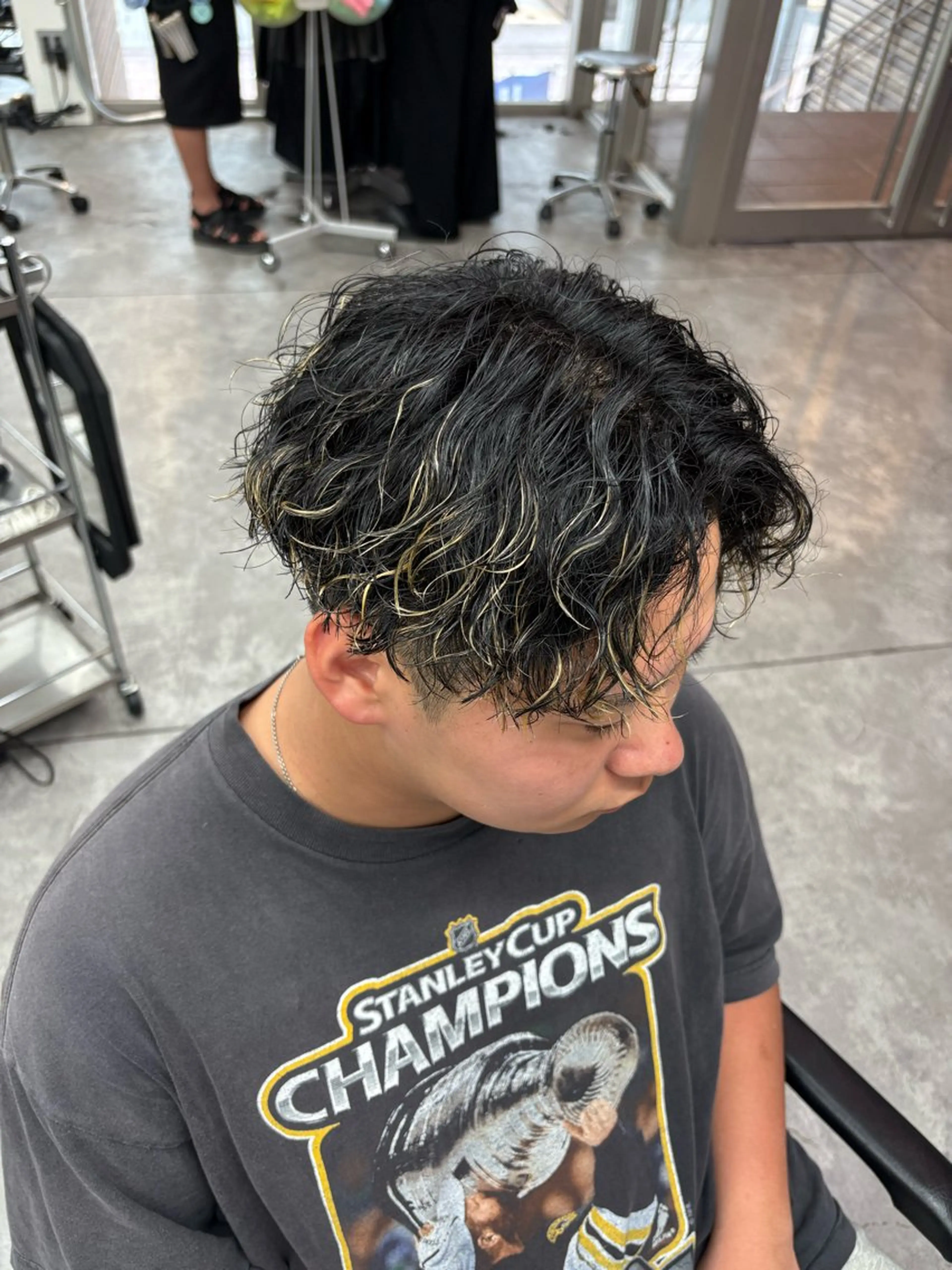 ミディアム カラー パーマ メンズ カット パーマ トリートメント ヘアセット メンズパーマ特化 🔥韓国ヘア職人🔥のヘアスタイル