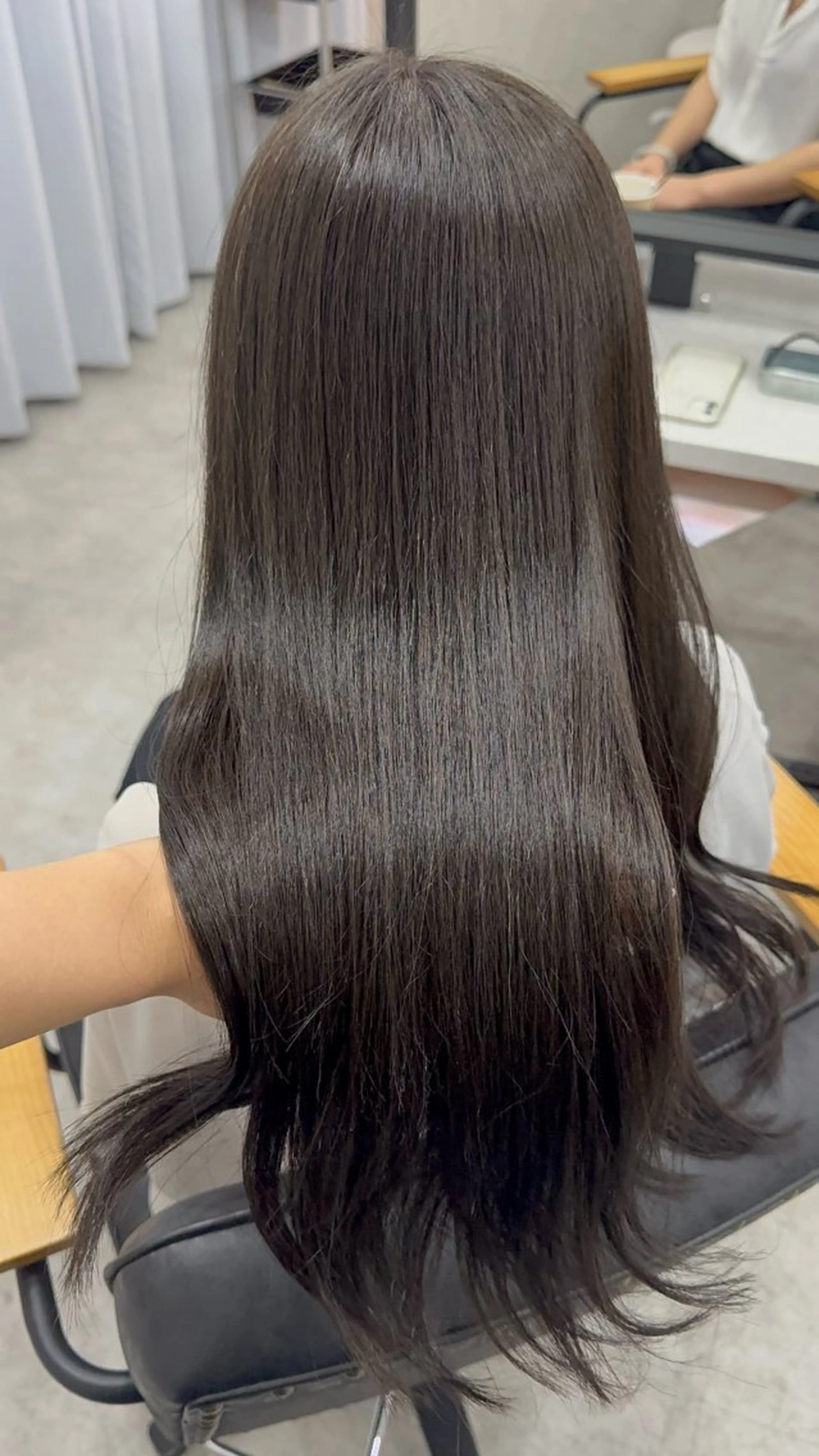 ロング カラー アッシュ アッシュブラウン ベージュカラー 黒髪 ブリーチ カット ヘアカラー トリートメント 赤み無し柔らかカラー 【梅田】madokaのヘアスタイル