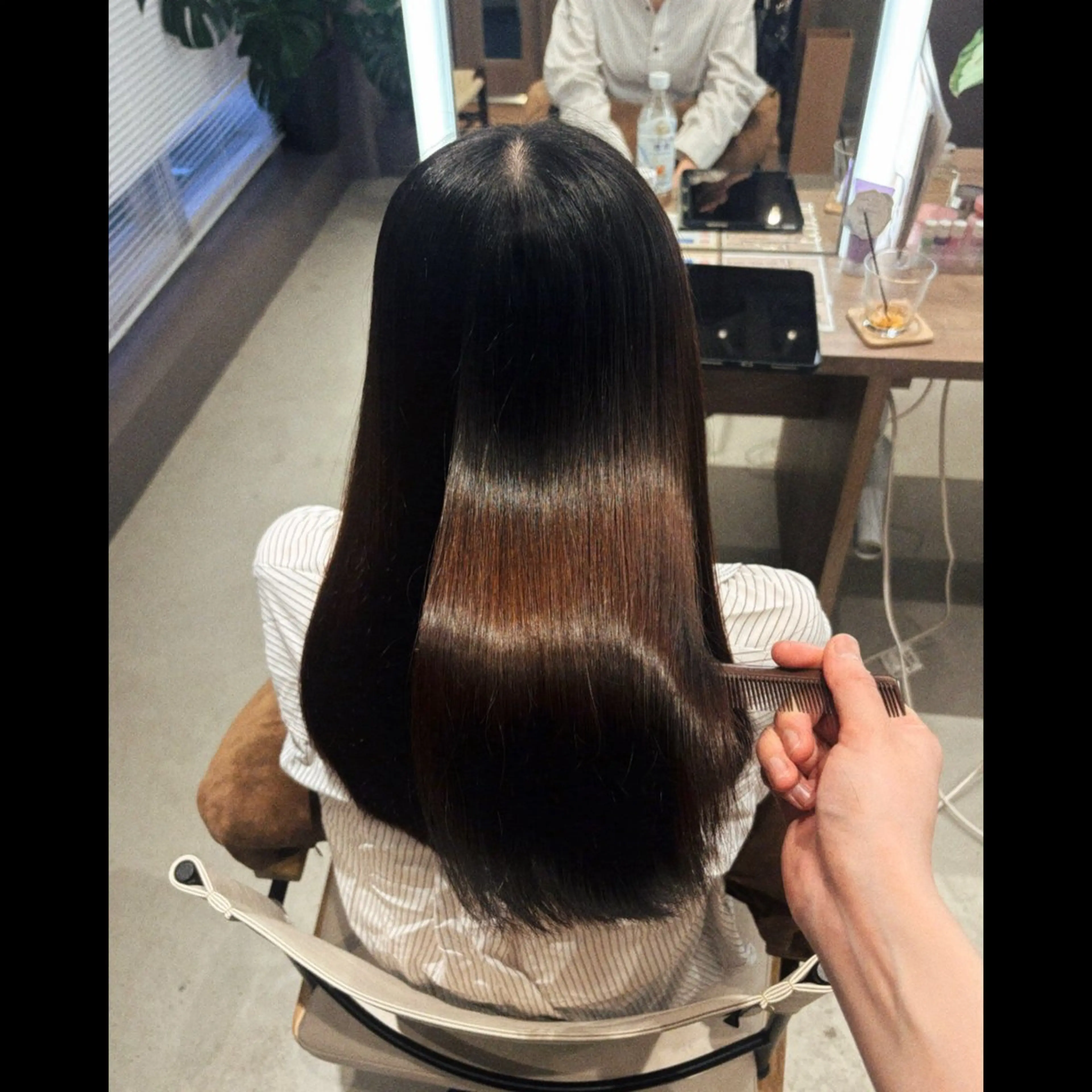 セミロング 髪質改善 縮毛矯正 縮毛矯正 彩名/透明感カラー/ レイヤーカットのヘアスタイル