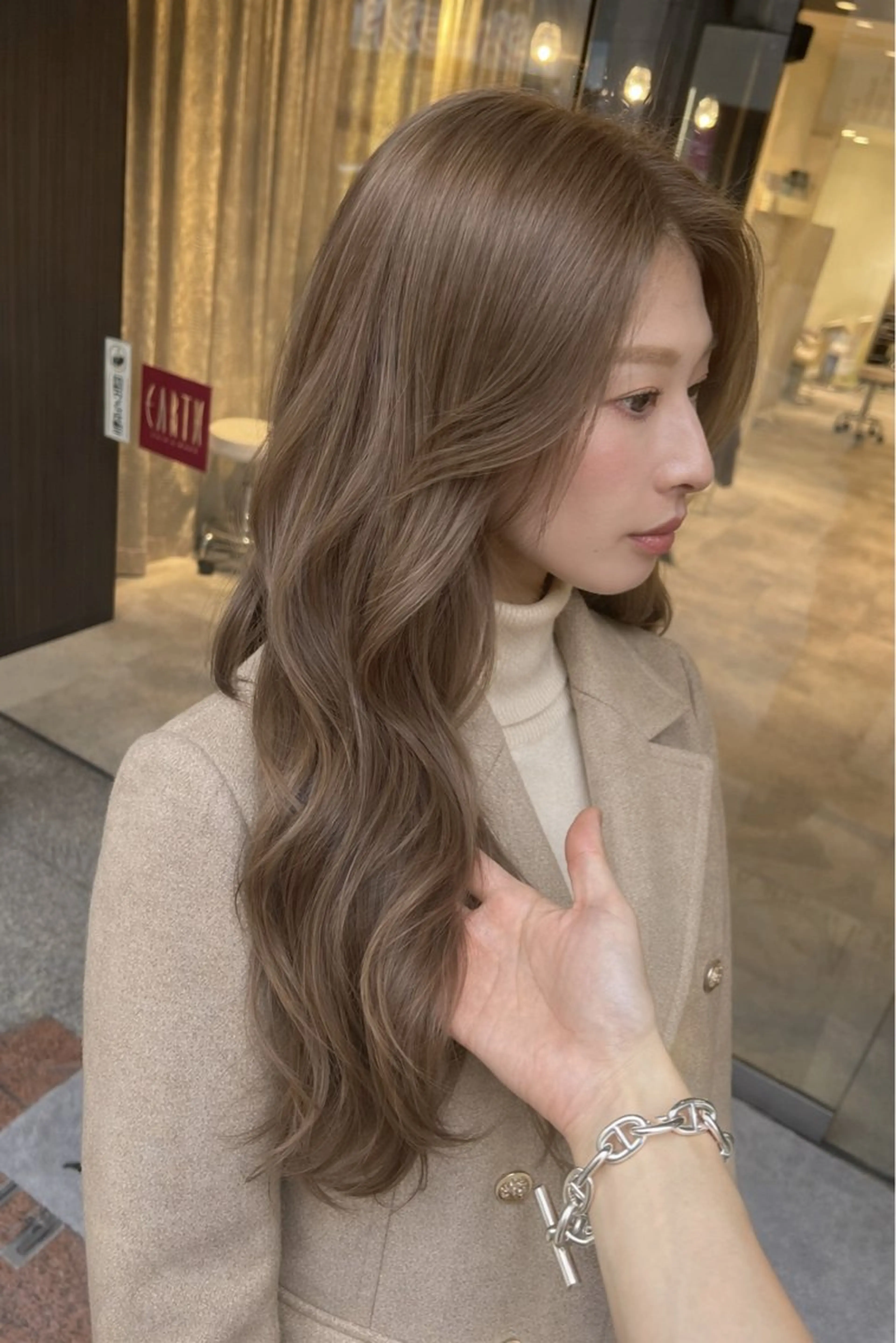 カラー 透明感のある艶髪なら 矢場町駅4番出口すぐのヘアスタイル