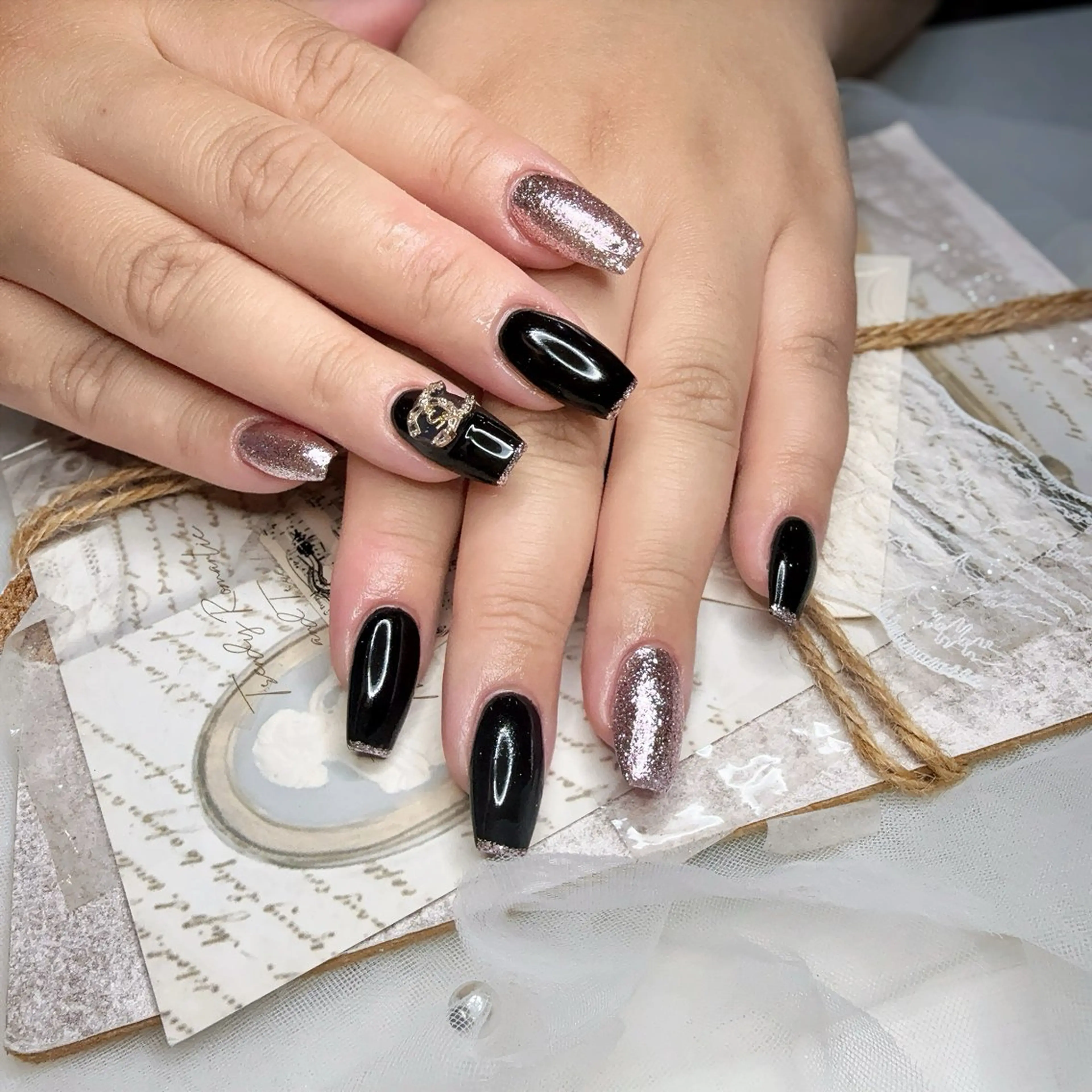 ネイル Fairyフェアリーネイルサロン所属・Nail Hibi サロンのネイルデザイン