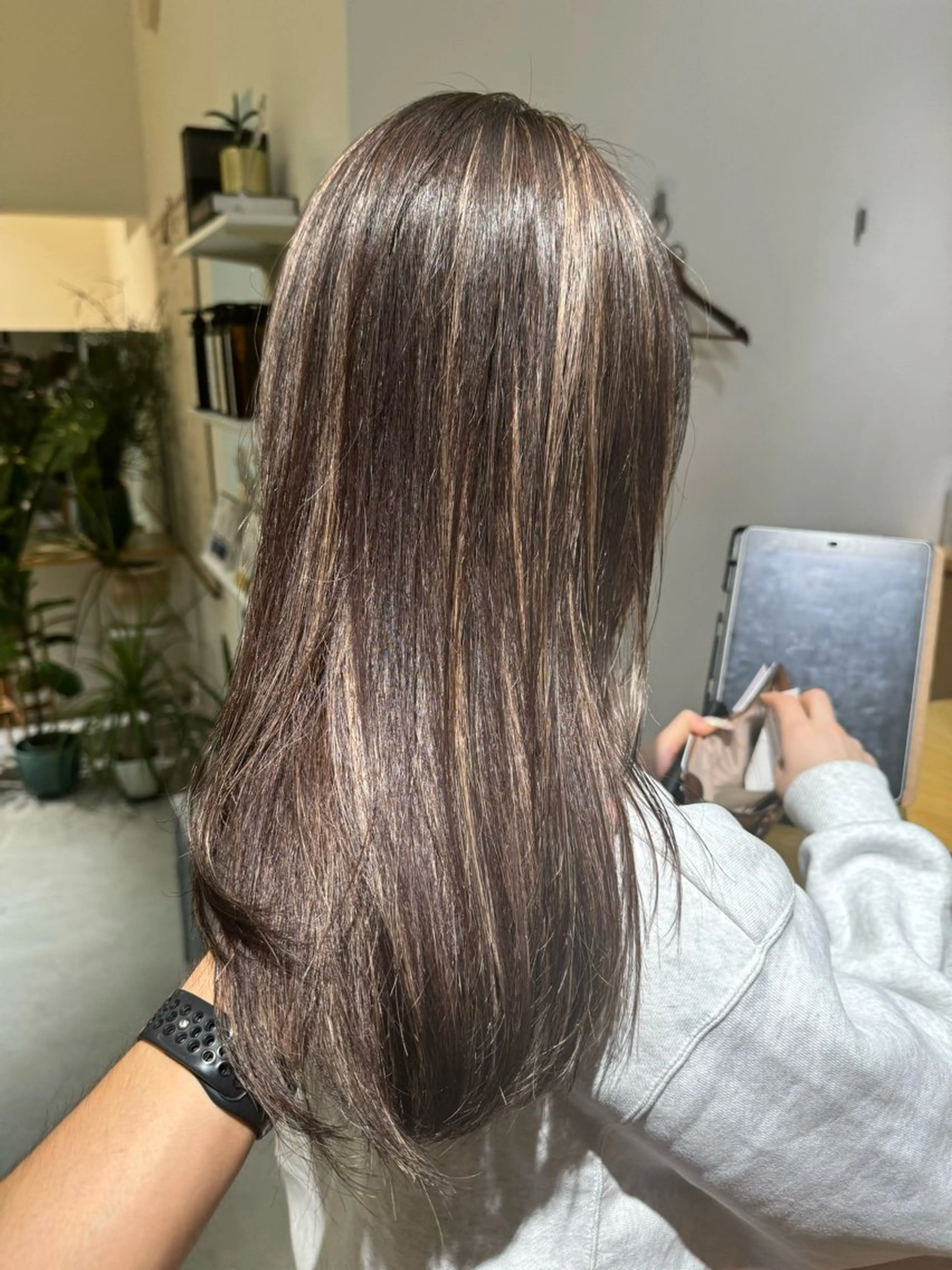 ロング カラー ベージュカラー ブラウンカラー ハイライトカラー ハイライト 中西倖 トップスタイリストのヘアスタイル