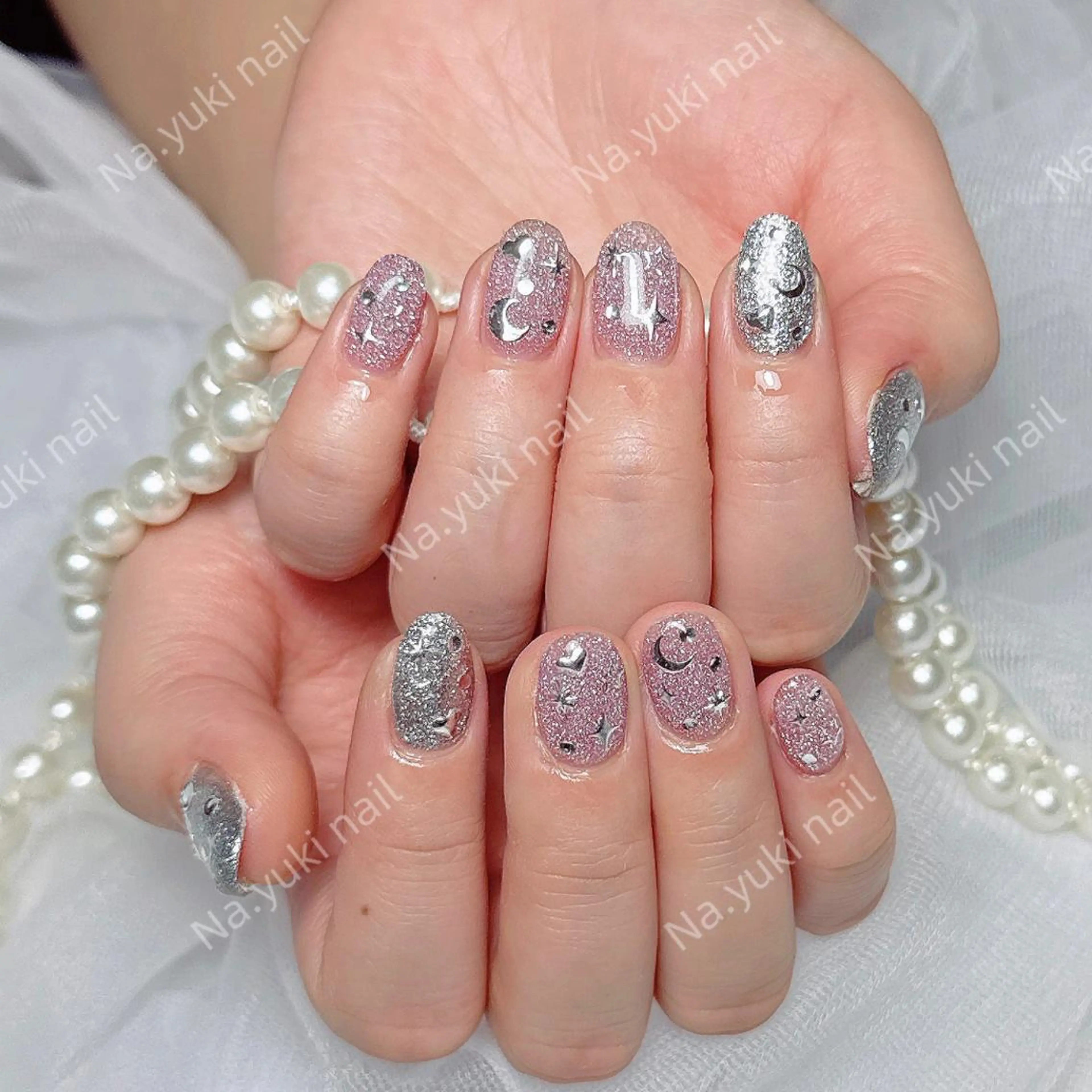 ネイル Queenie 🦋のネイルデザイン