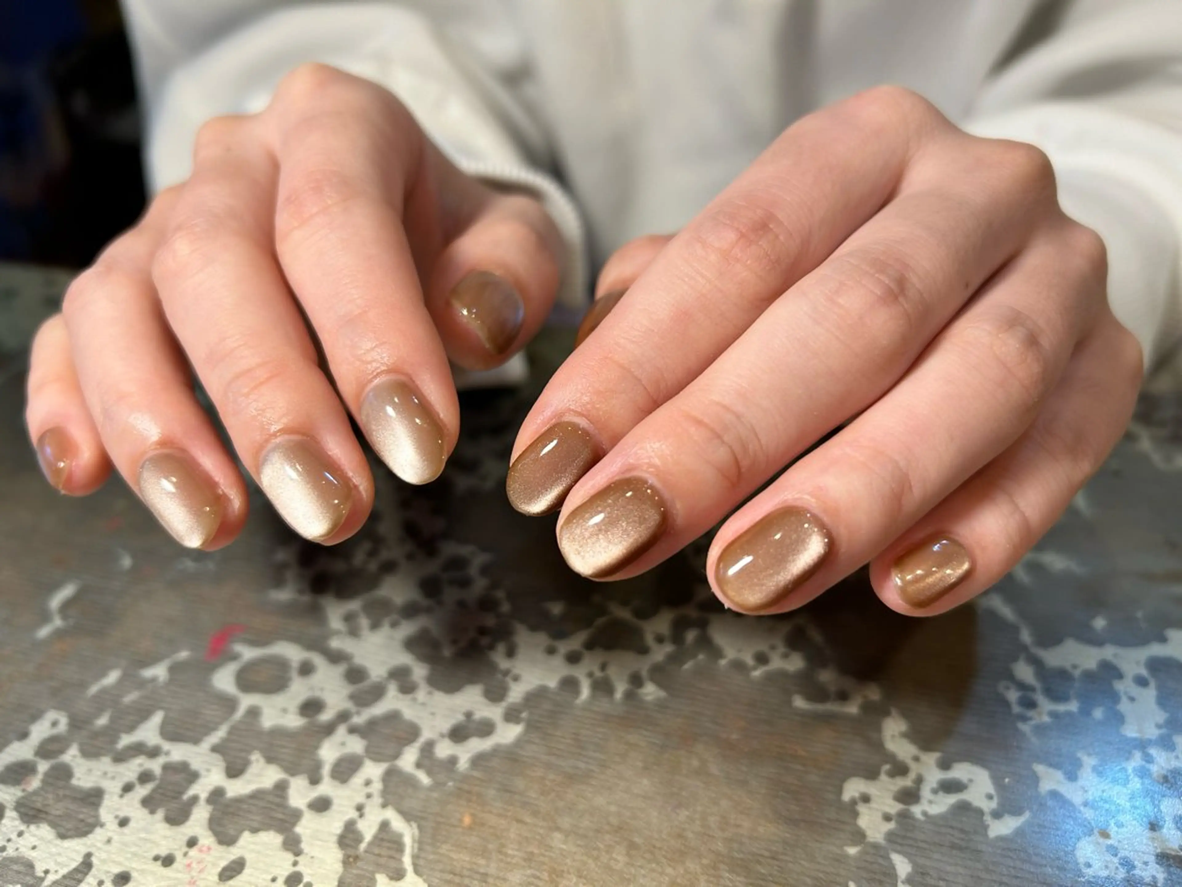 ネイル ブラウン マグネットネイル オフィスネイル シンプルネイル ハンドネイル ハンドケア Ainchi nail所属・＊ misa ＊のネイルデザイン