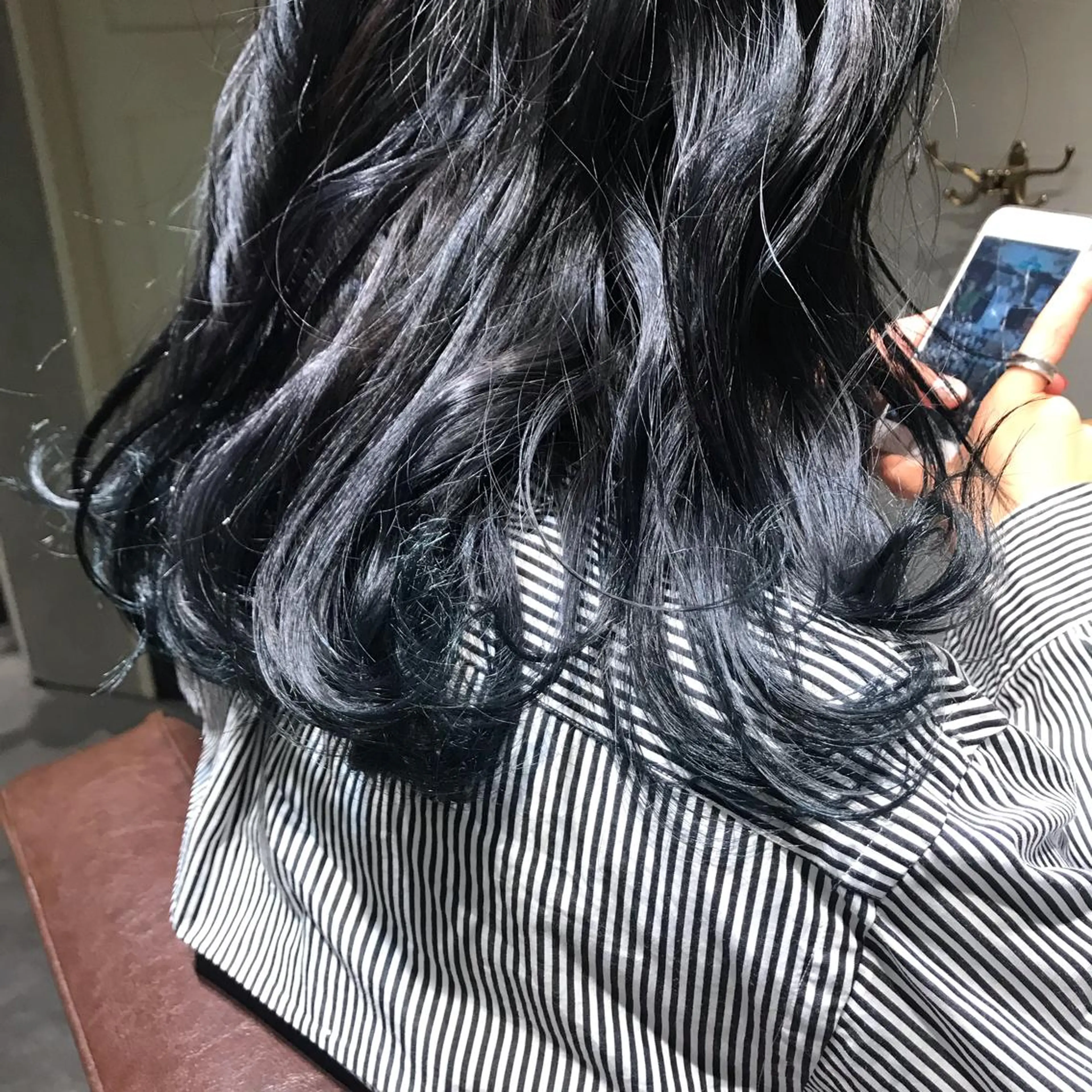 カラー 黒髪 ブルーカラー ブルーブラック 柔らかブラウン/顔周 りレイヤー♡ユウシのヘアスタイル