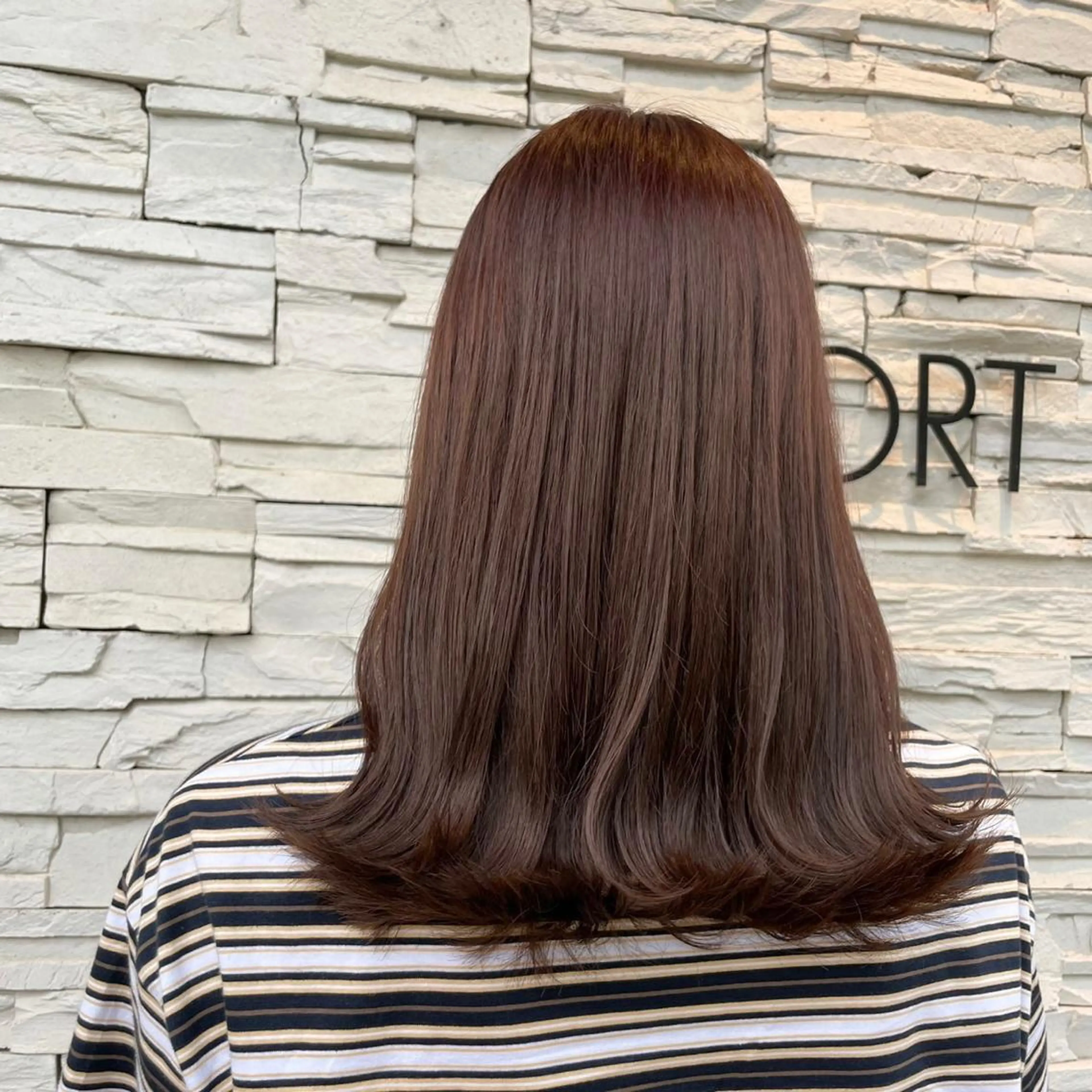 セミロング ついざき はるかのヘアスタイル