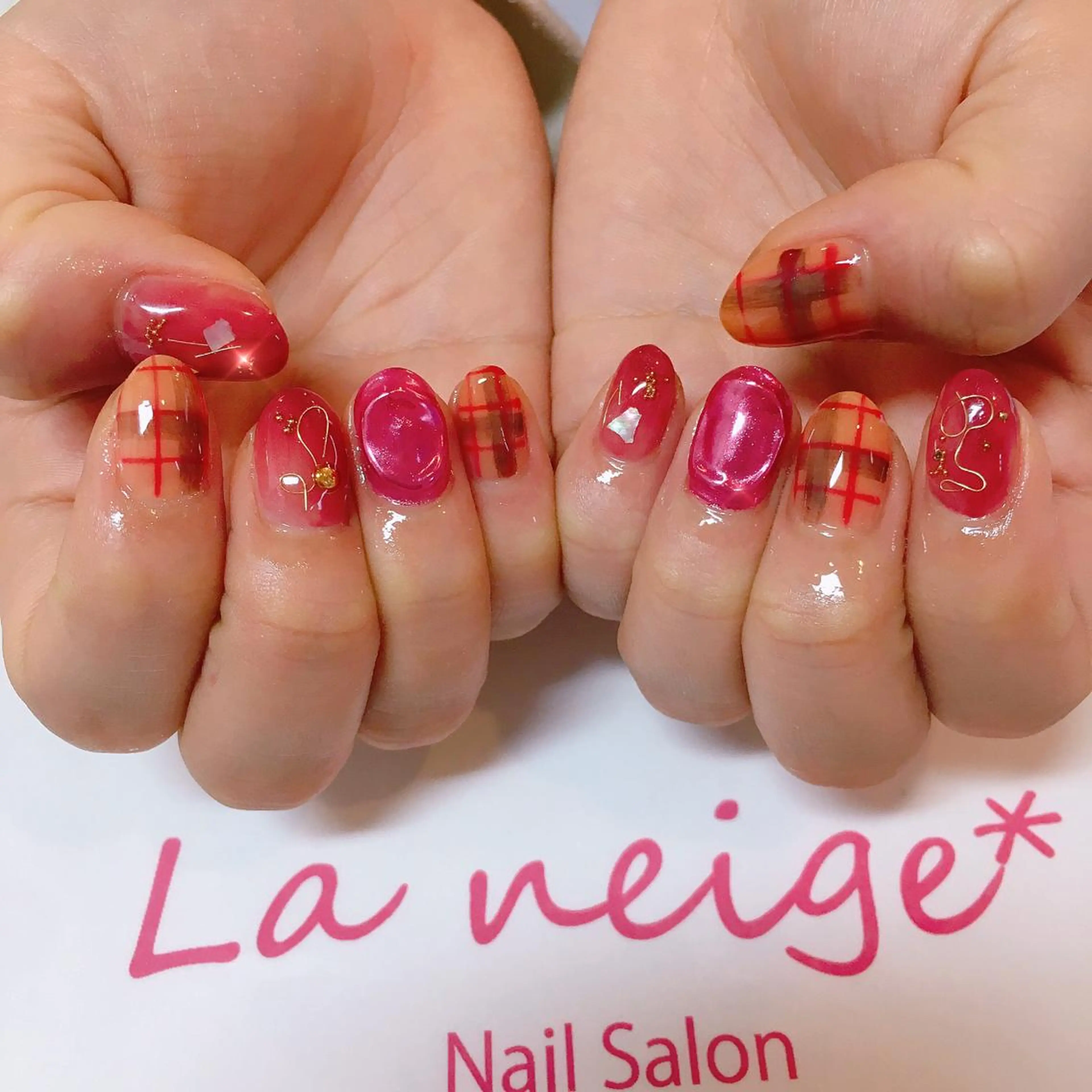 ネイル ミラーネイル ピンク La neige* yuki 🥯🍑のネイルデザイン