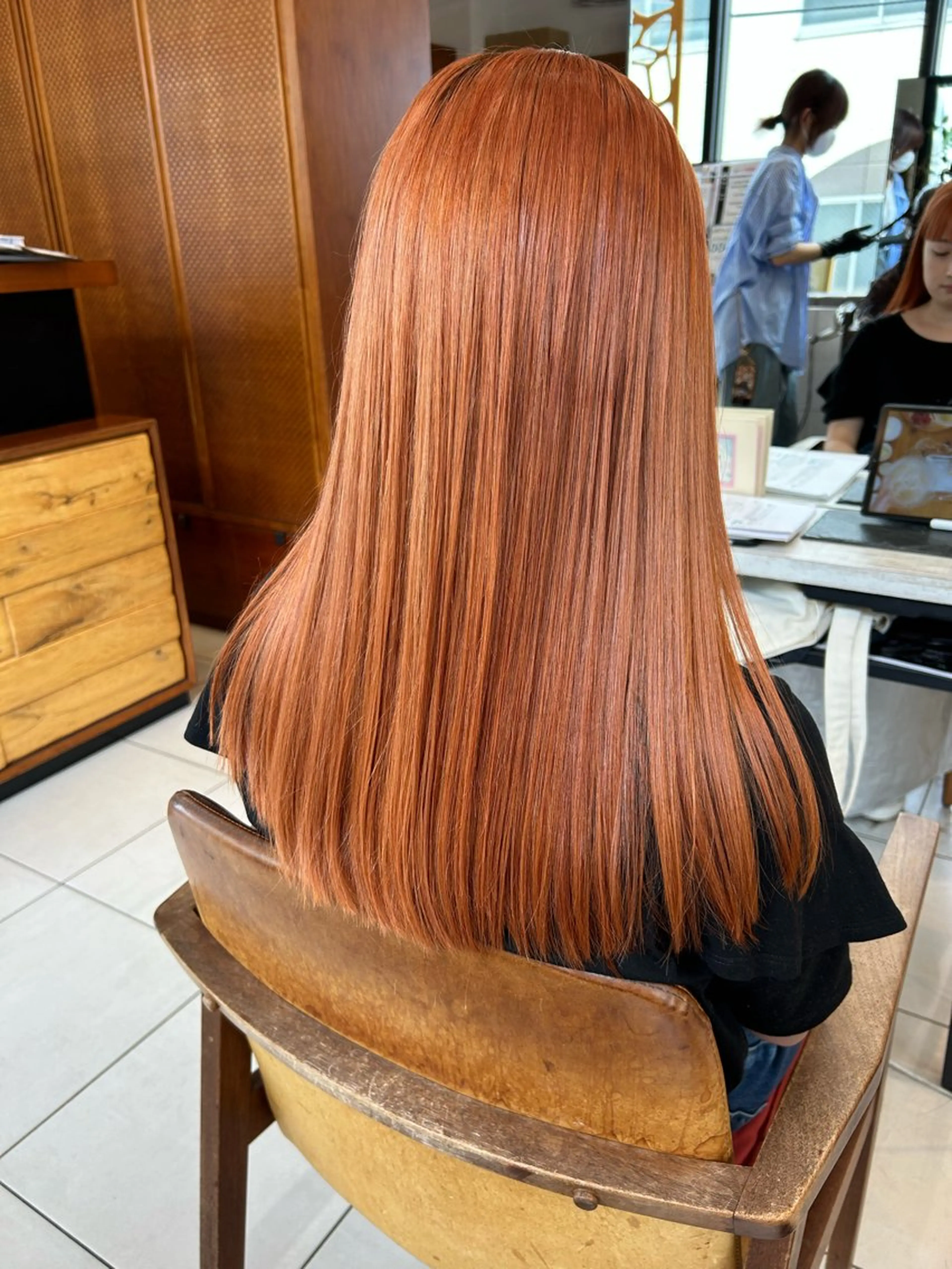 セミロング カラー オレンジ 艶カラー/耳つぼ/ 渡辺奈緒のその他イメージ