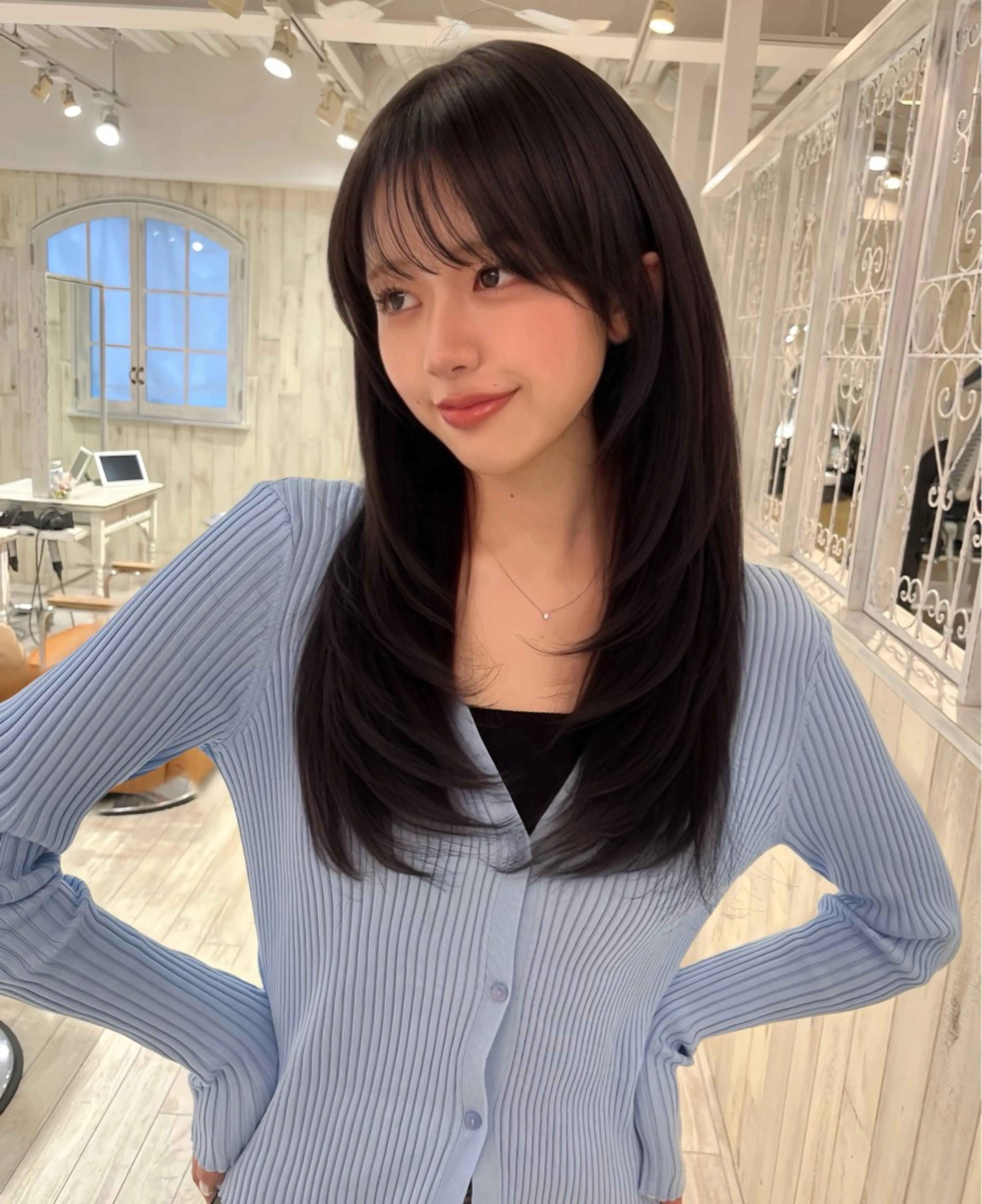 ロング ロングレイヤー レイヤーカット ロング カット ヘアカラー 【韓国ヘア×透明感 カラー】笹谷 莉未のヘアスタイル