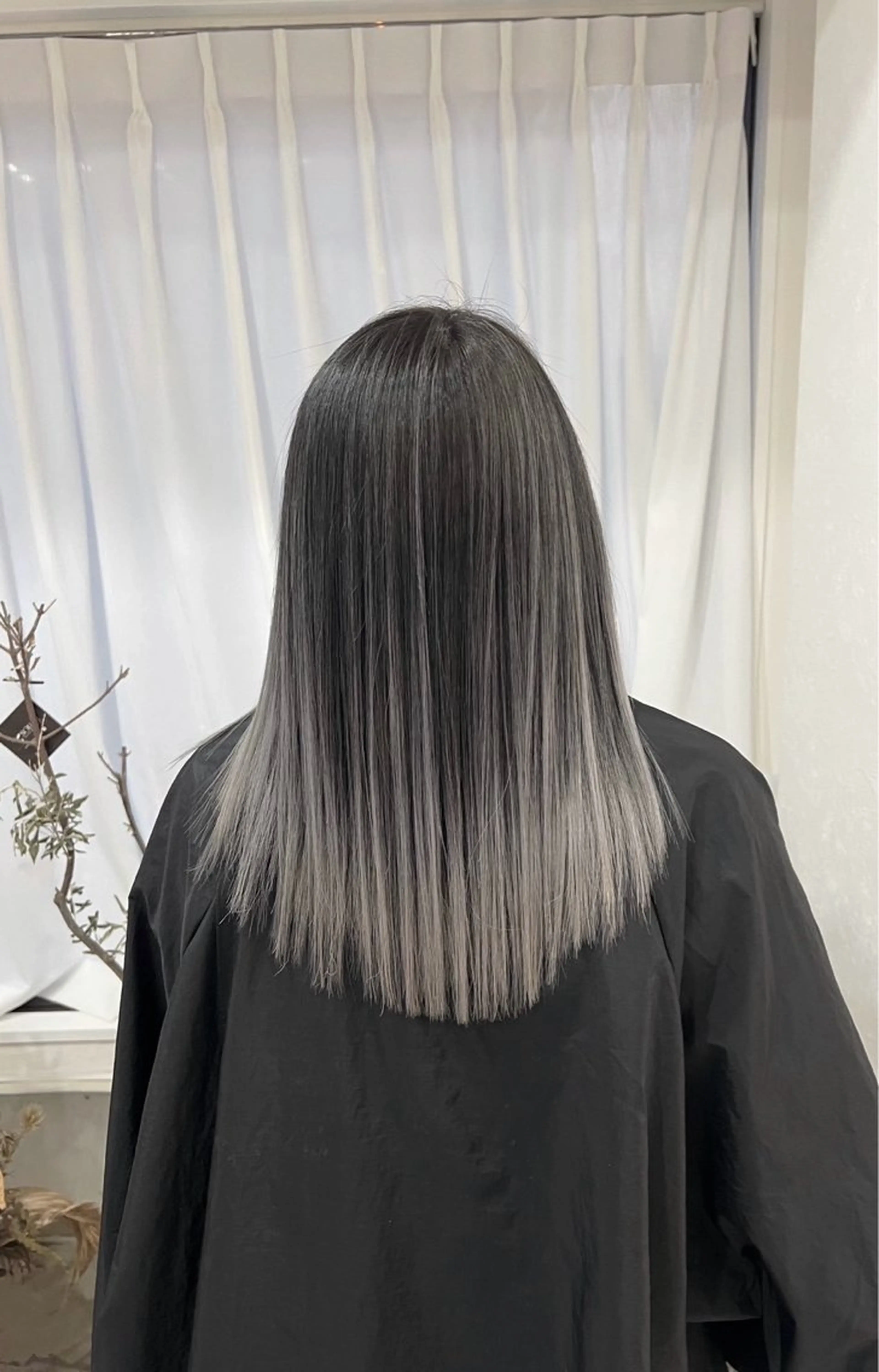 ミディアム カラー バレイヤージュ グレージュ レイヤーカット カット ヘアカラー トリートメント ROBIN所属・指名数No.1 /NAOYAのヘアスタイル