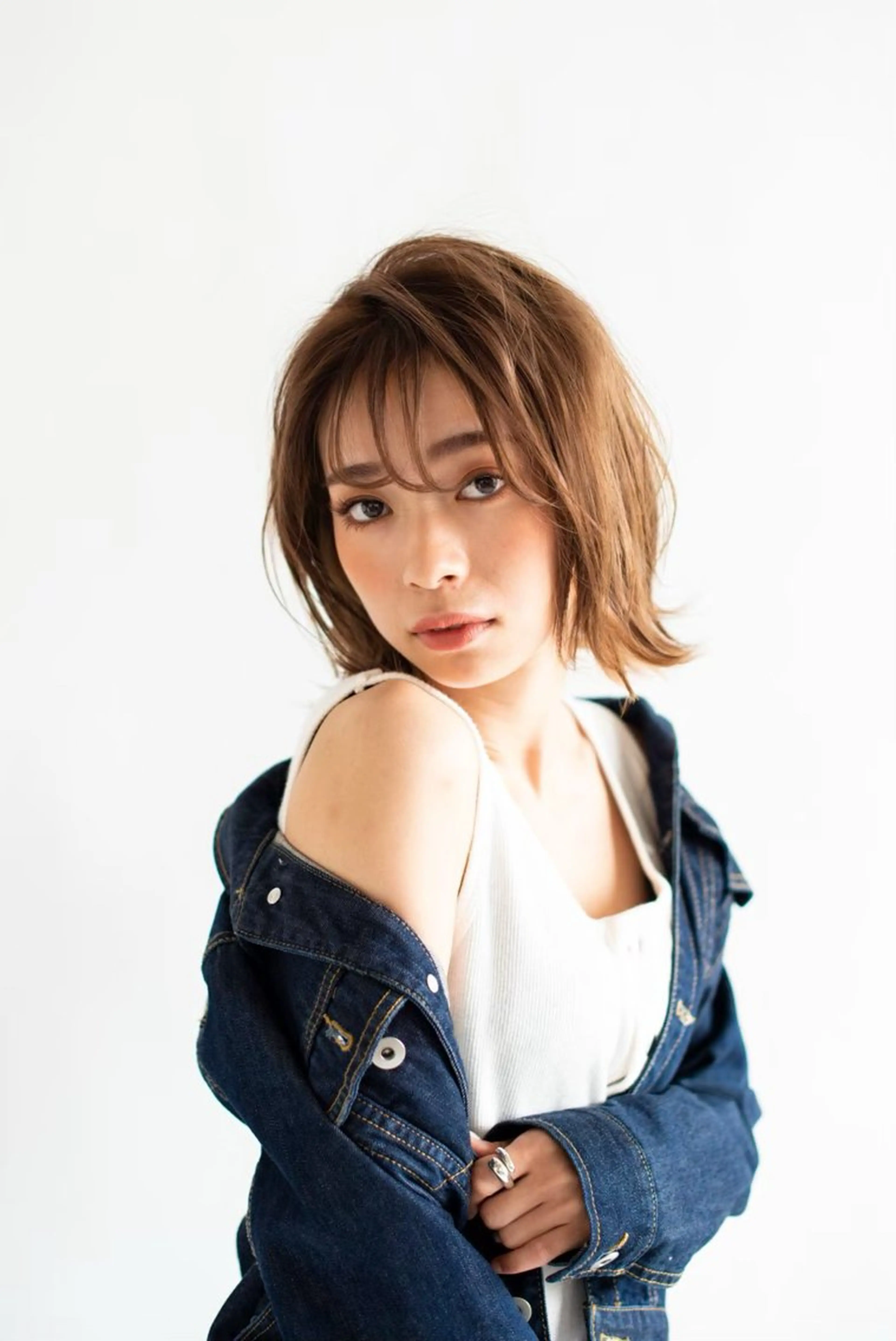 ショート ハイトーン/ ダブルカラー/透明感のヘアスタイル