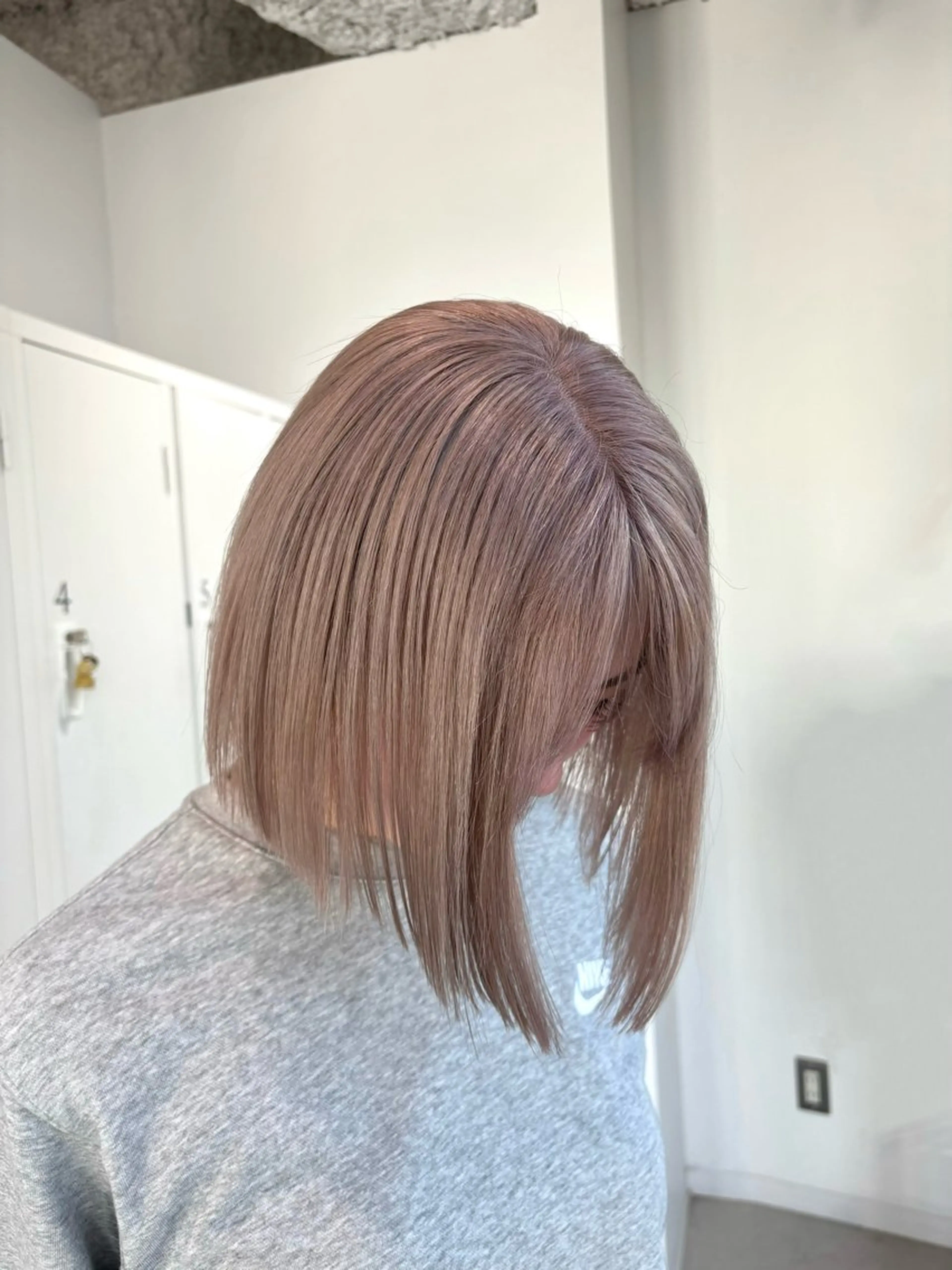 ご新規様限定クーポン🌺)ブリーチリタッチ+オンカラー+髪質改善トリートメント🩵の写真