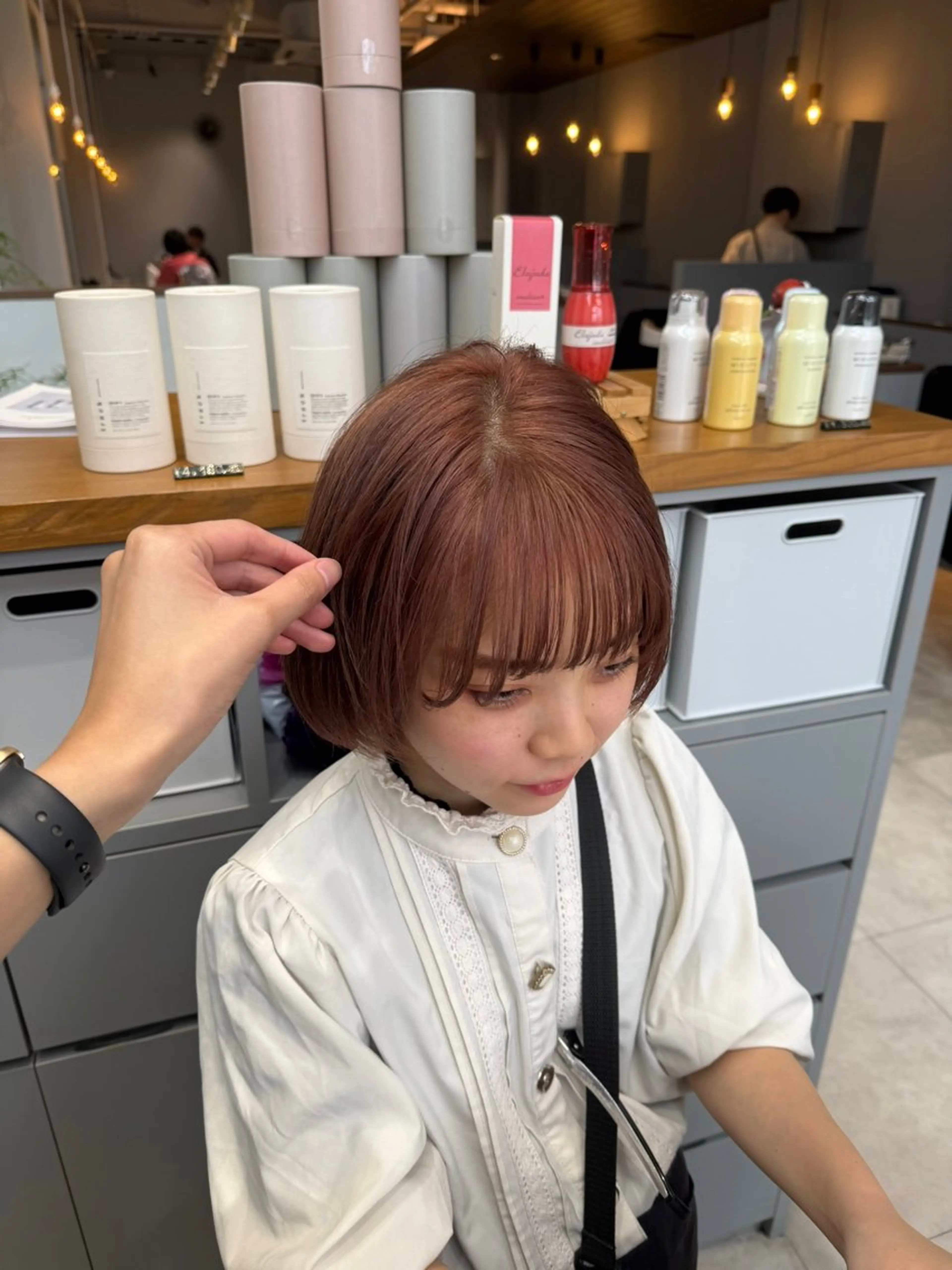 ショート カラー ベージュカラー ピンクカラー ピンクベージュ エマ ピボット 中川店所属・富原崇太/切りっぱな しボブ/透明感カラーのヘアスタイル