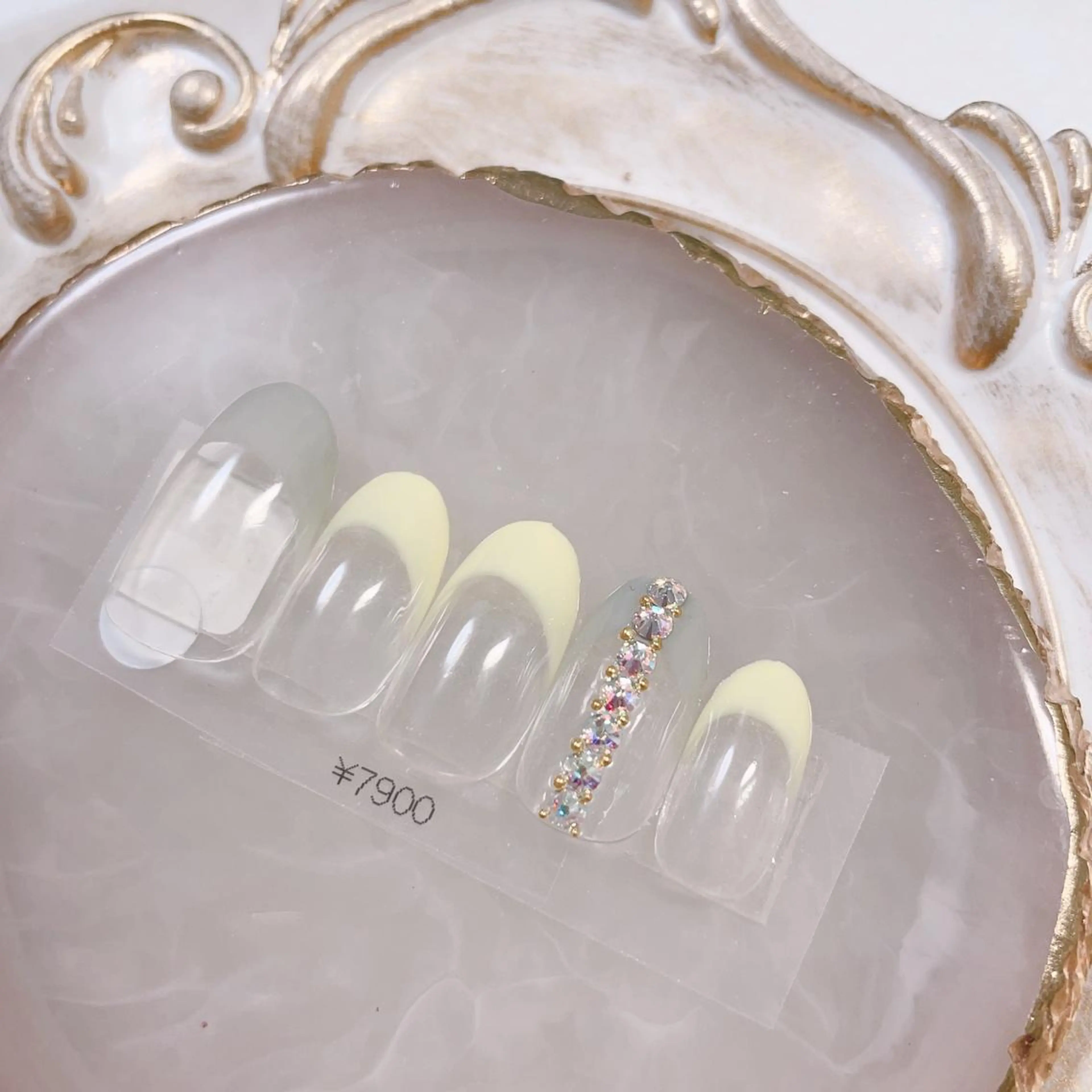 ネイル フレンチネイル 黄色 CHIARA nailsのネイルデザイン