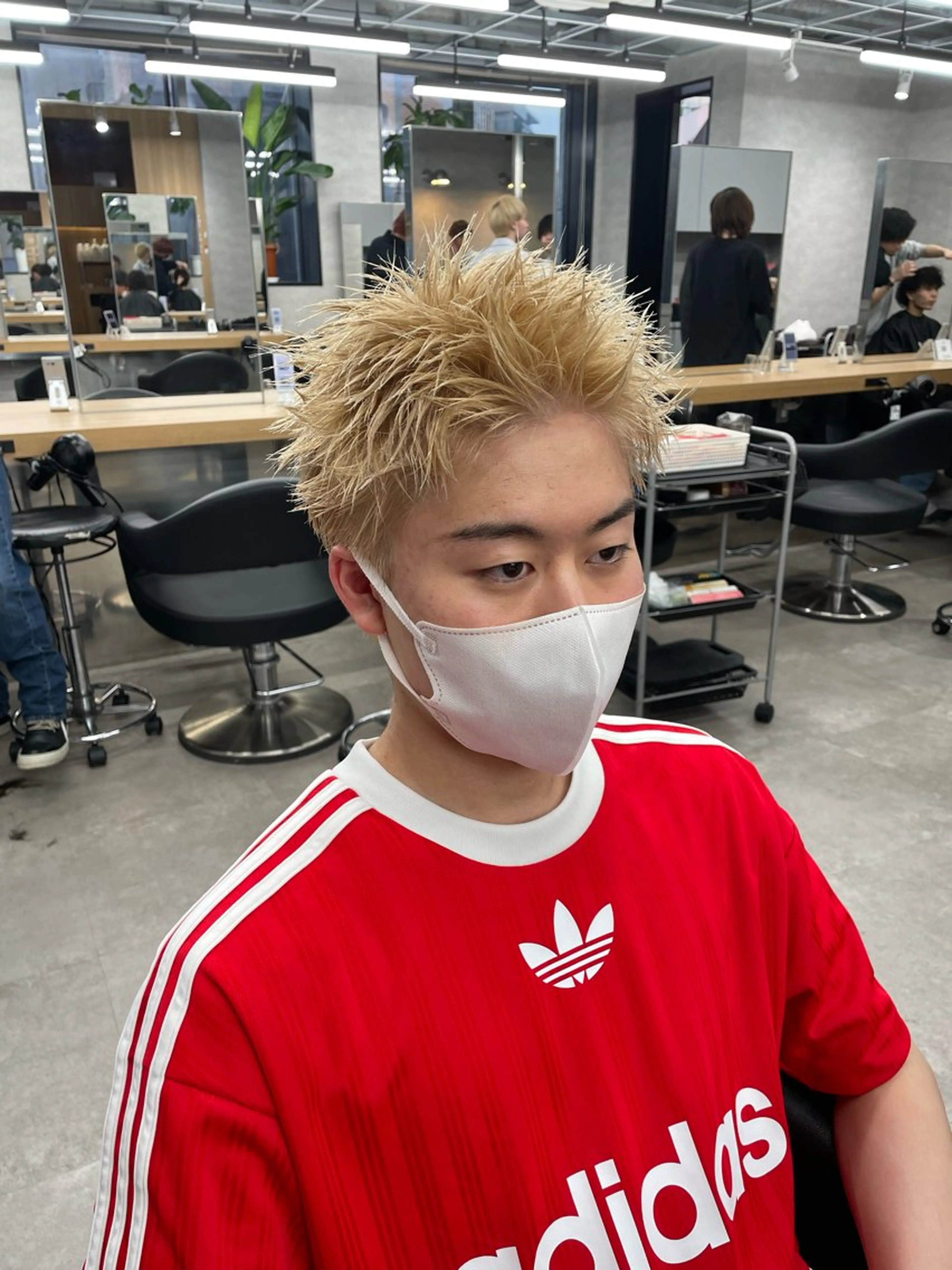 ショート カラー メンズ スパイキーショート ショートヘア カット ヘアカラー 垢抜けハイトーン☀/ 笑顔の美容師/しゅんのヘアスタイル