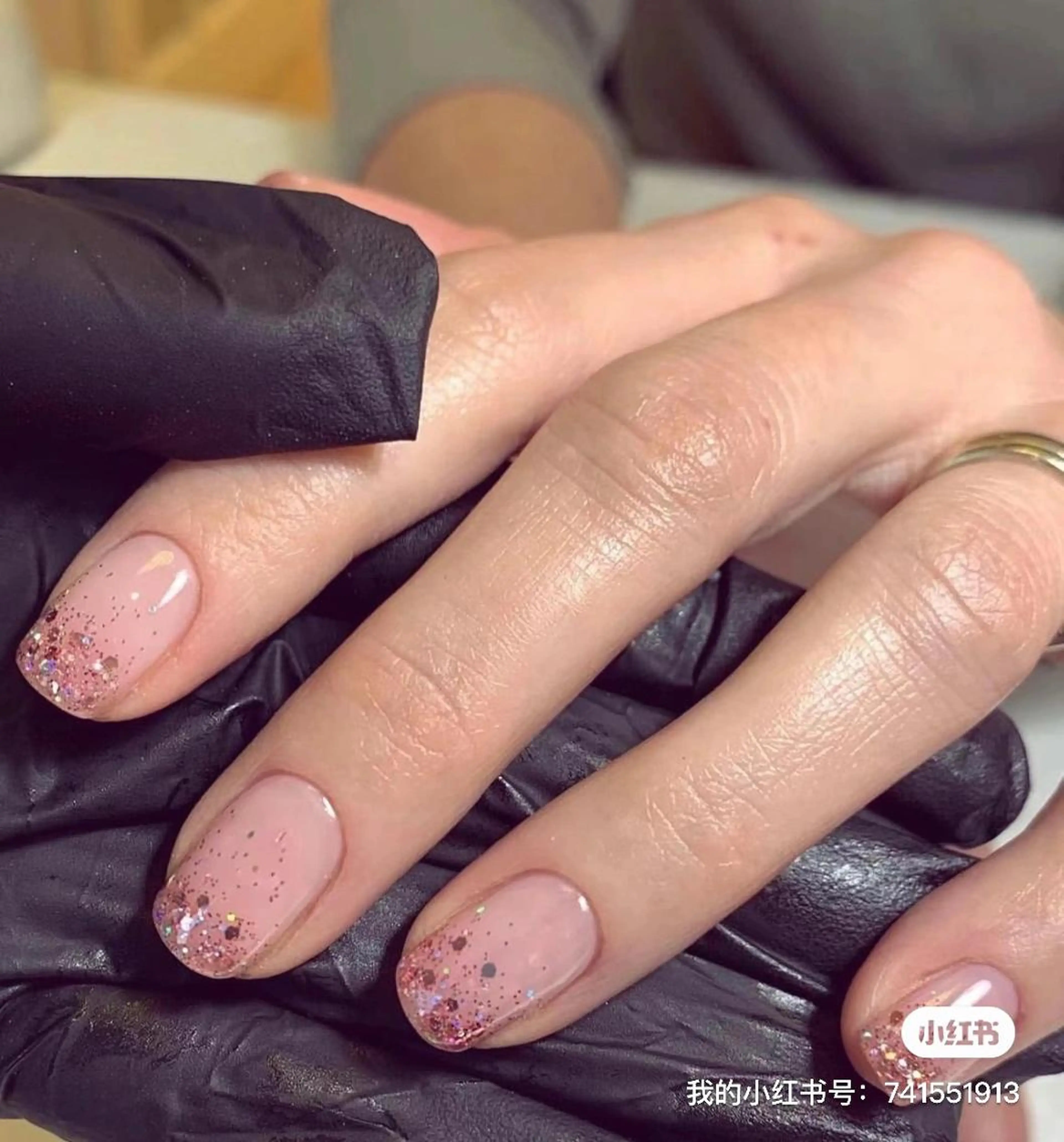 ハンド🦋 ハンドジェルネイル🦋ワンカラー・グラデ  500カラーから選び　【ウォーターケア込み】の写真