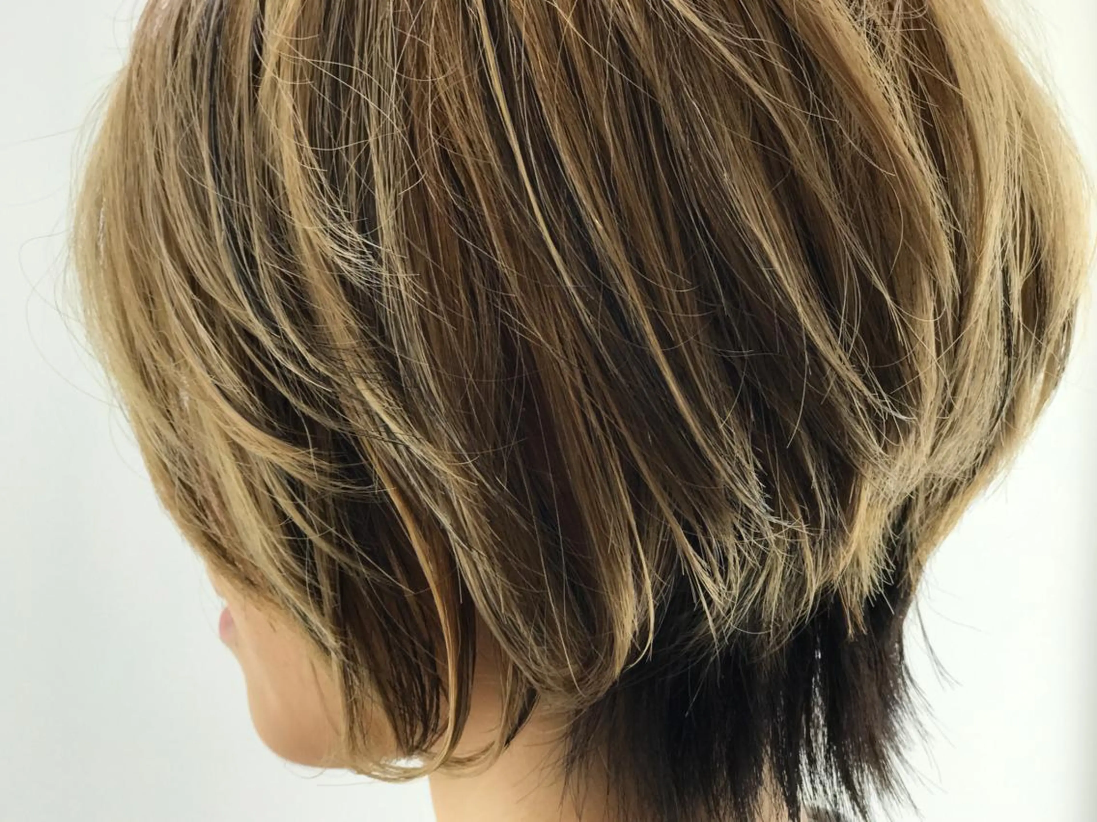 ショート ハイライト Strawberry所属・原田 志保のヘアスタイル