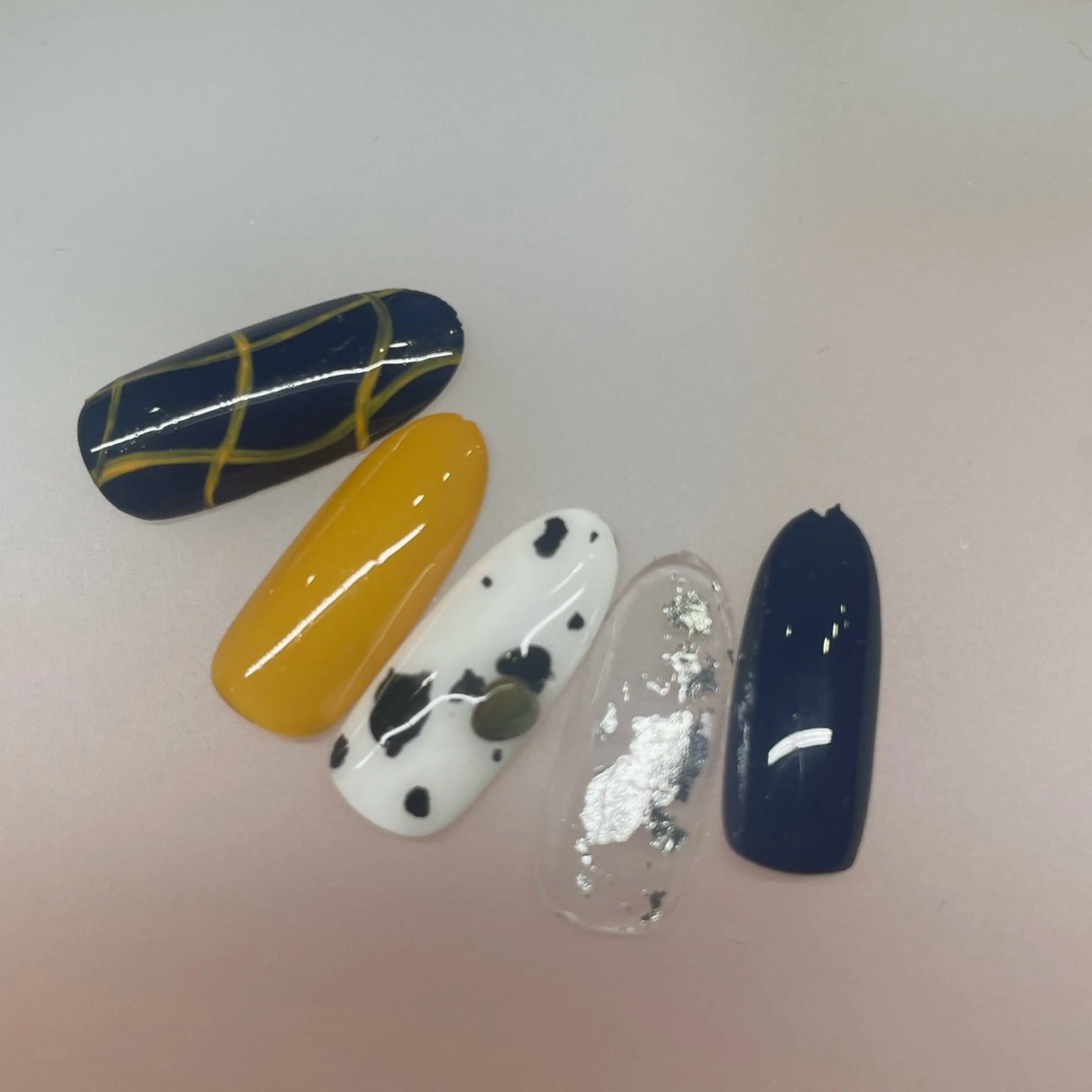 ネイル アートネイル 長さ出し ハンドネイル A85G ayakoのネイルデザイン