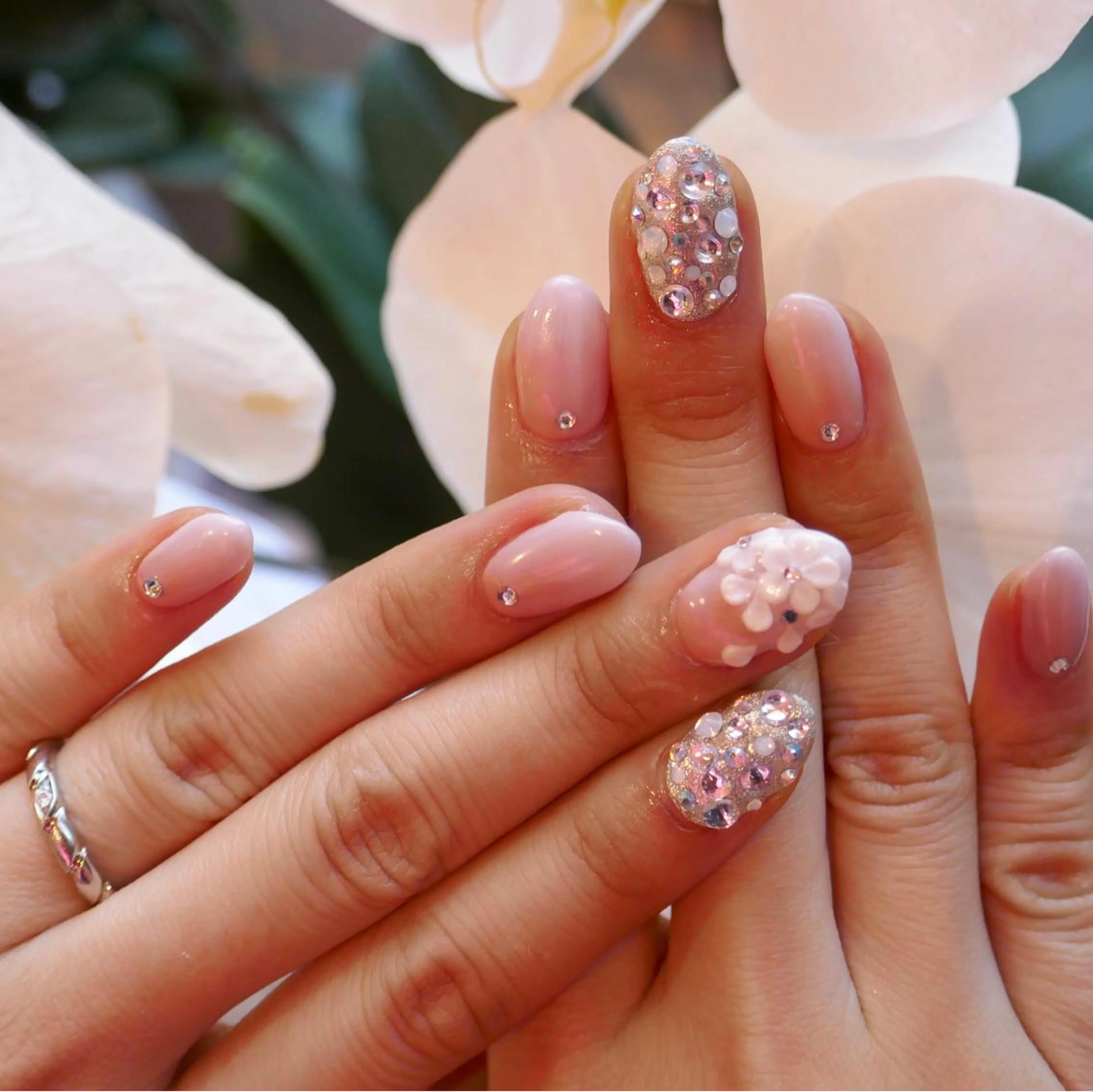 ネイル ブライダルネイル ハンドネイル Chipieee Tokyoのネイルデザイン