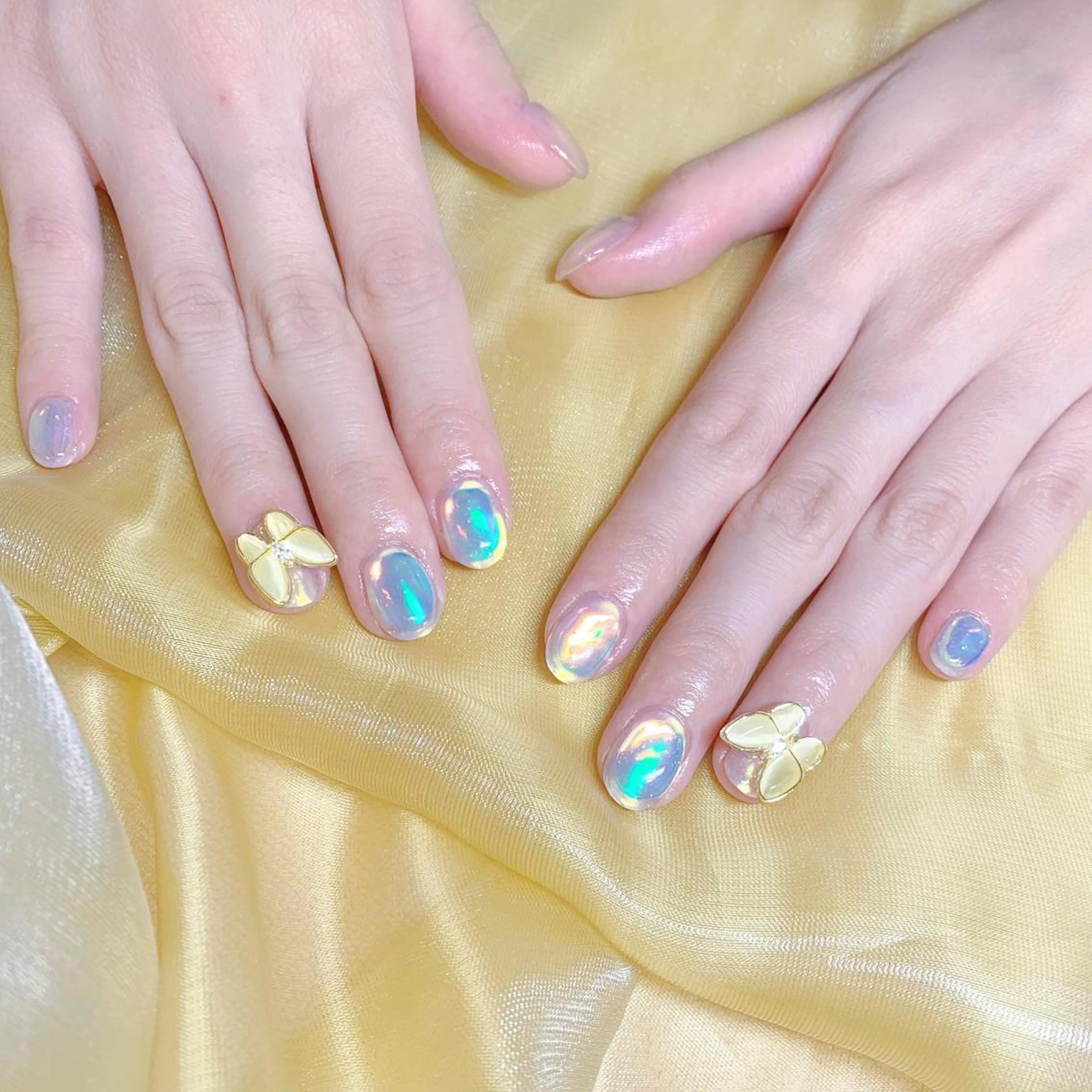 ネイル オーロラネイル フットネイル フレンチネイル ジェルネイル 韓国ネイル ハンドネイル ハンドケア 【ENサロン】 Rei🎀Nailのネイルデザイン