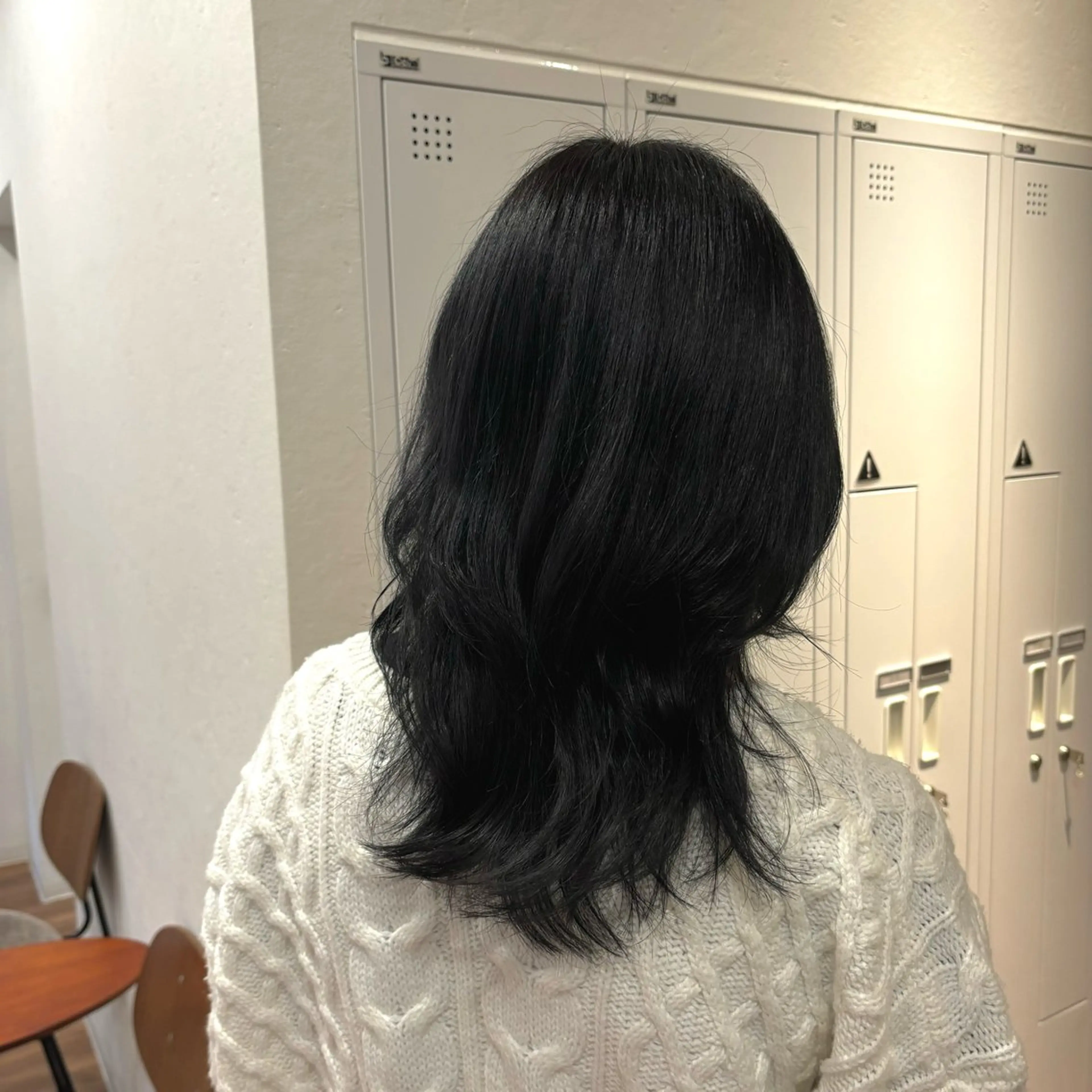 カラー 祝 莉子のヘアスタイル