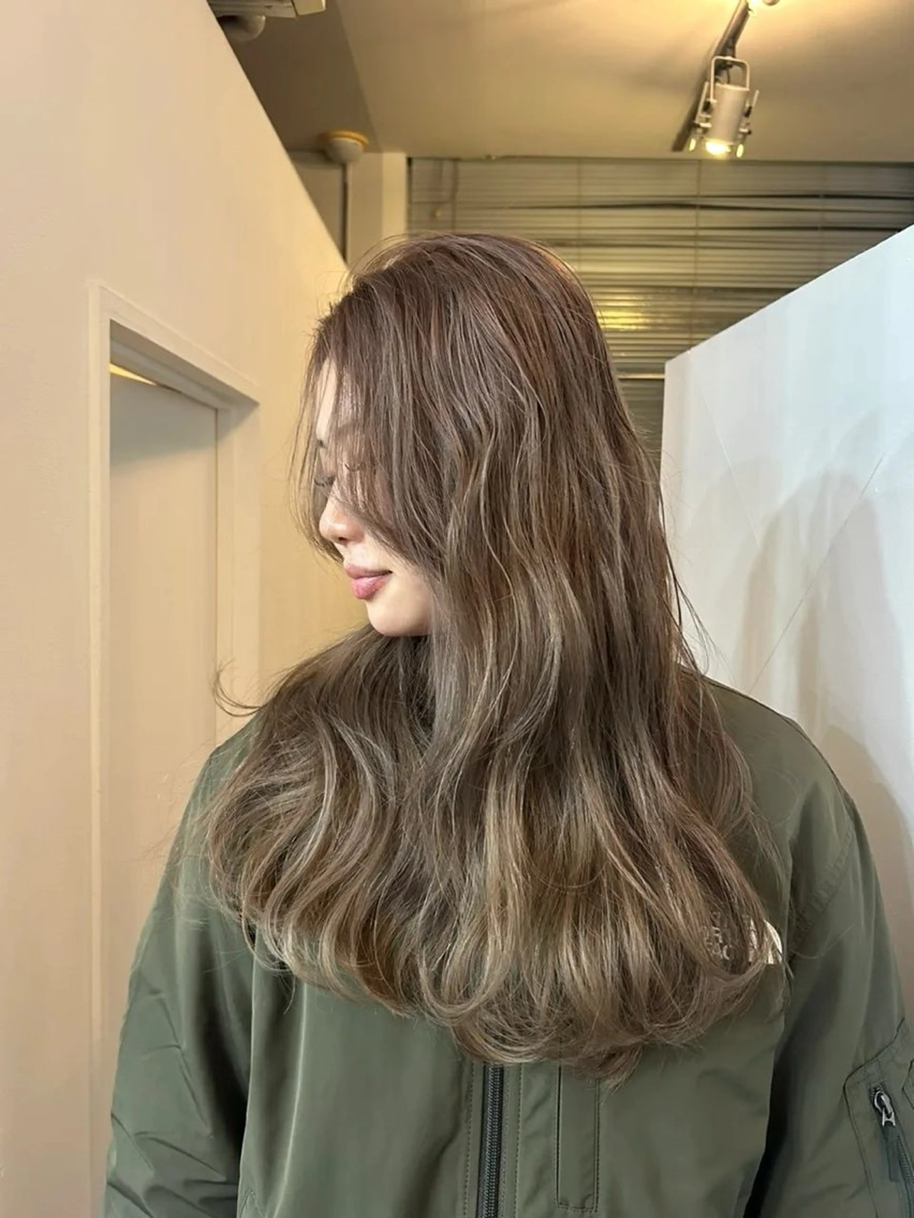 カラー VISION   aoyama所属・かがやしづ ⭐️ハイトーンのヘアスタイル