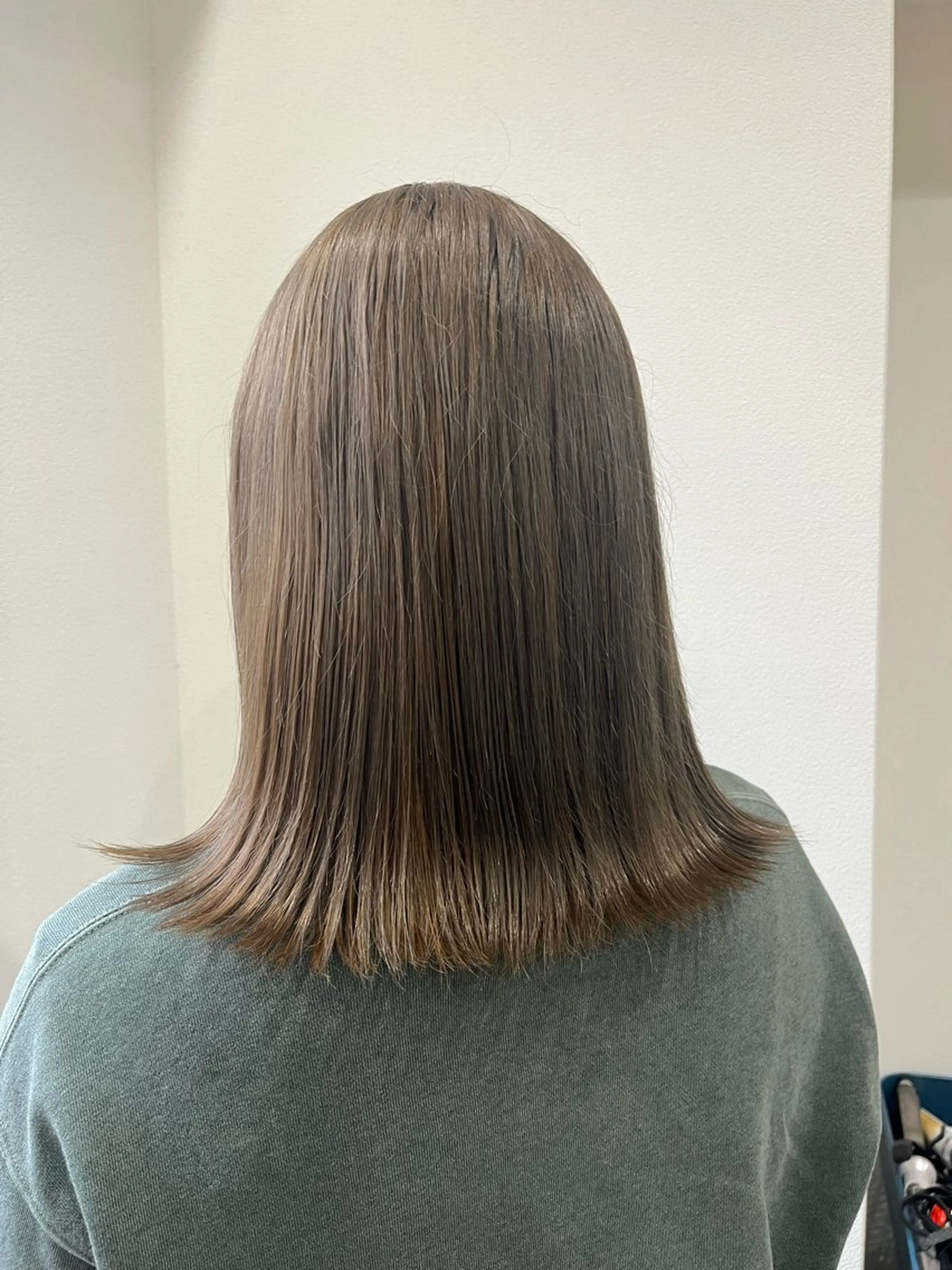 セミロング ヘアカラー トリートメント 東村 桃花のヘアスタイル