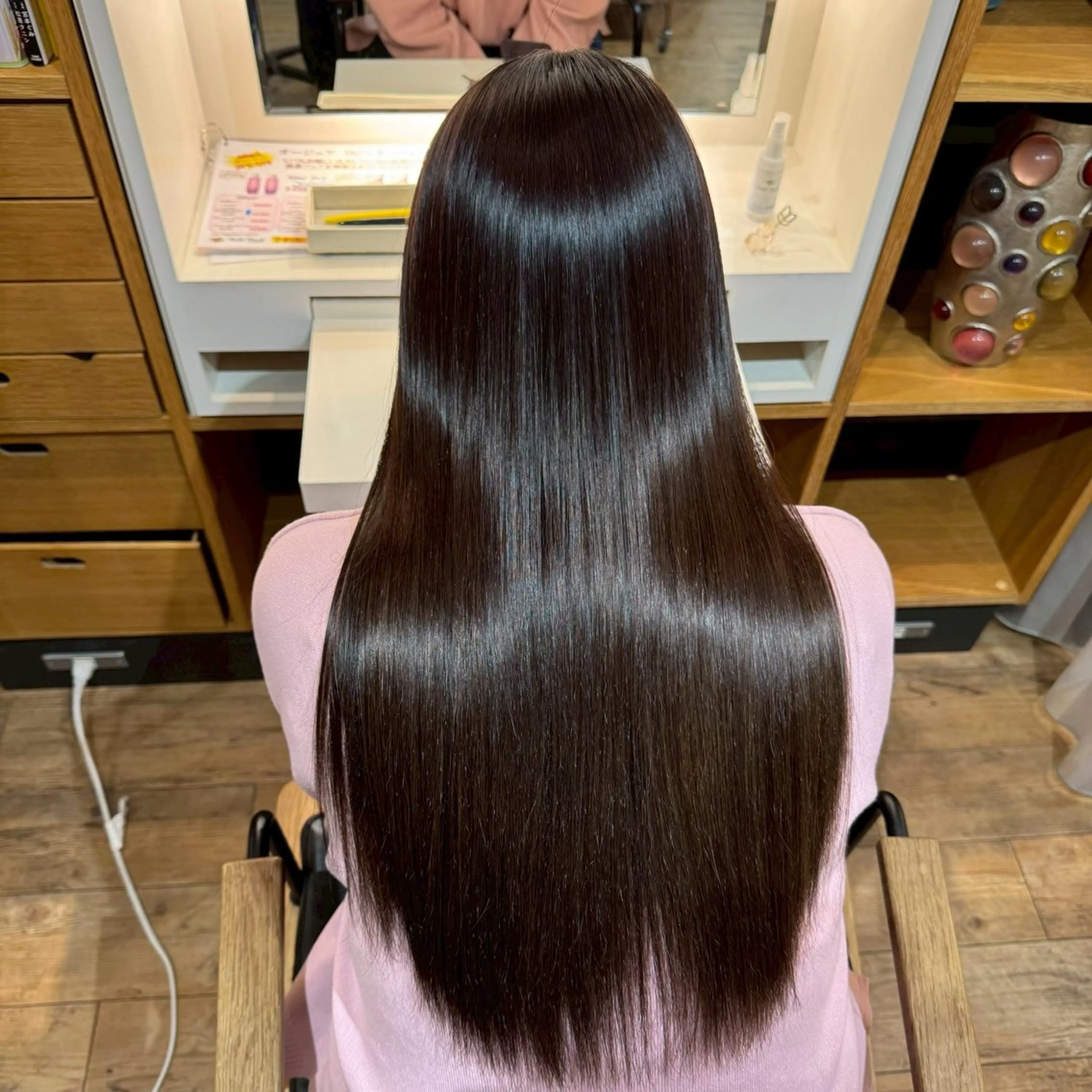 セミロング カット 縮毛矯正 トリートメント afloatkobe所属・美髪/髪質改善 川口凌弥のヘアスタイル