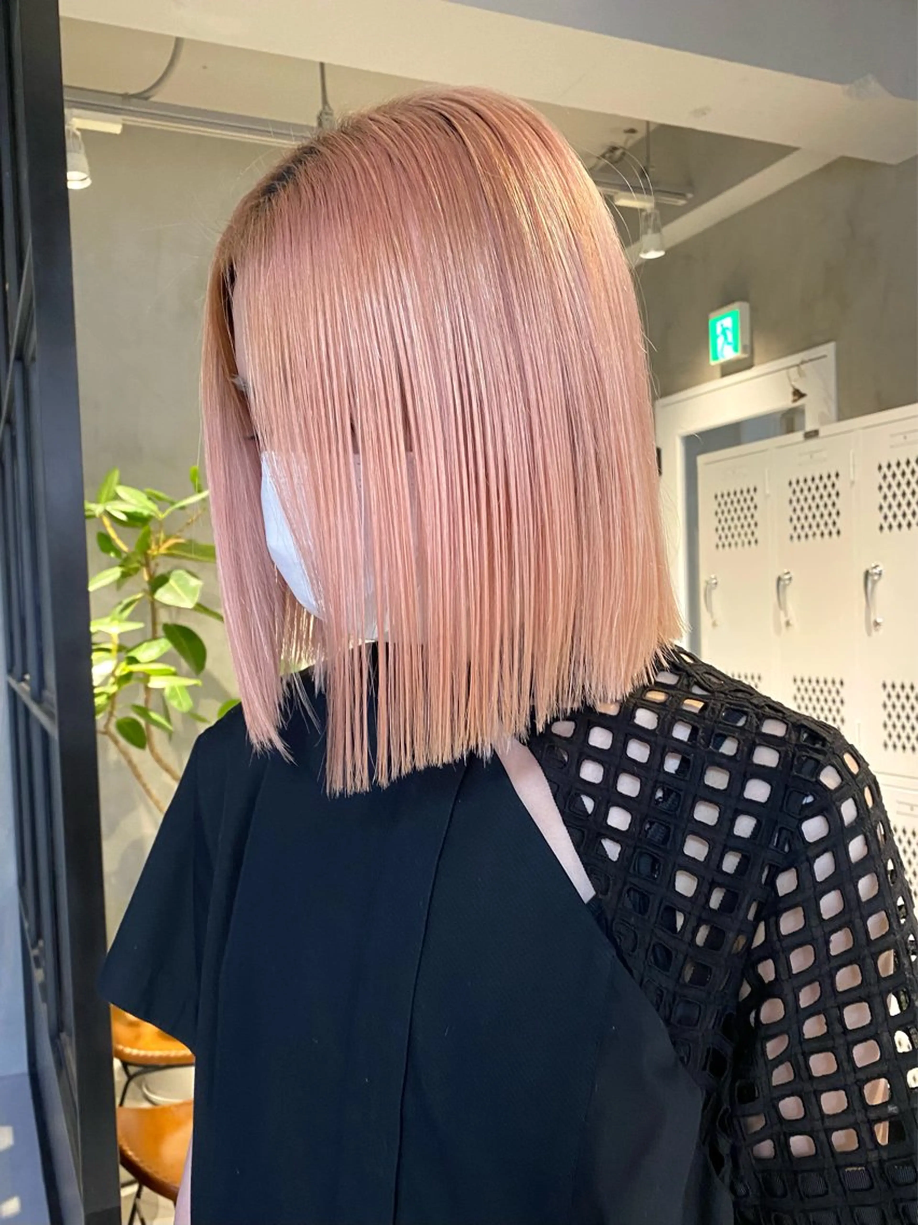 セミロング カラー ベージュカラー ブリーチ ピンクカラー ピンクベージュ 仲井間　賢雄 fifthのヘアスタイル