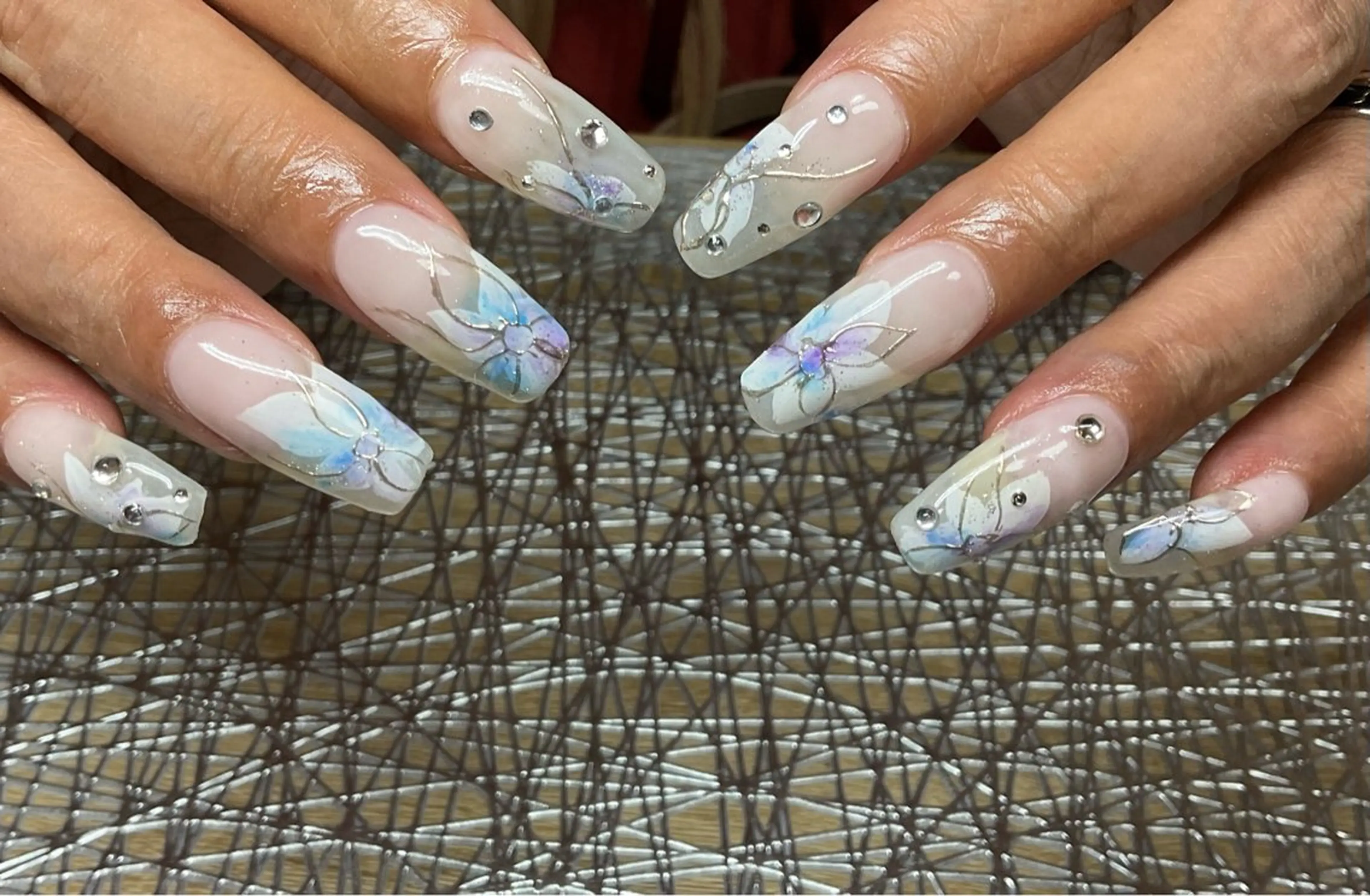 ネイル ECLAT エクラ所属・寺山 千鶴のネイルデザイン