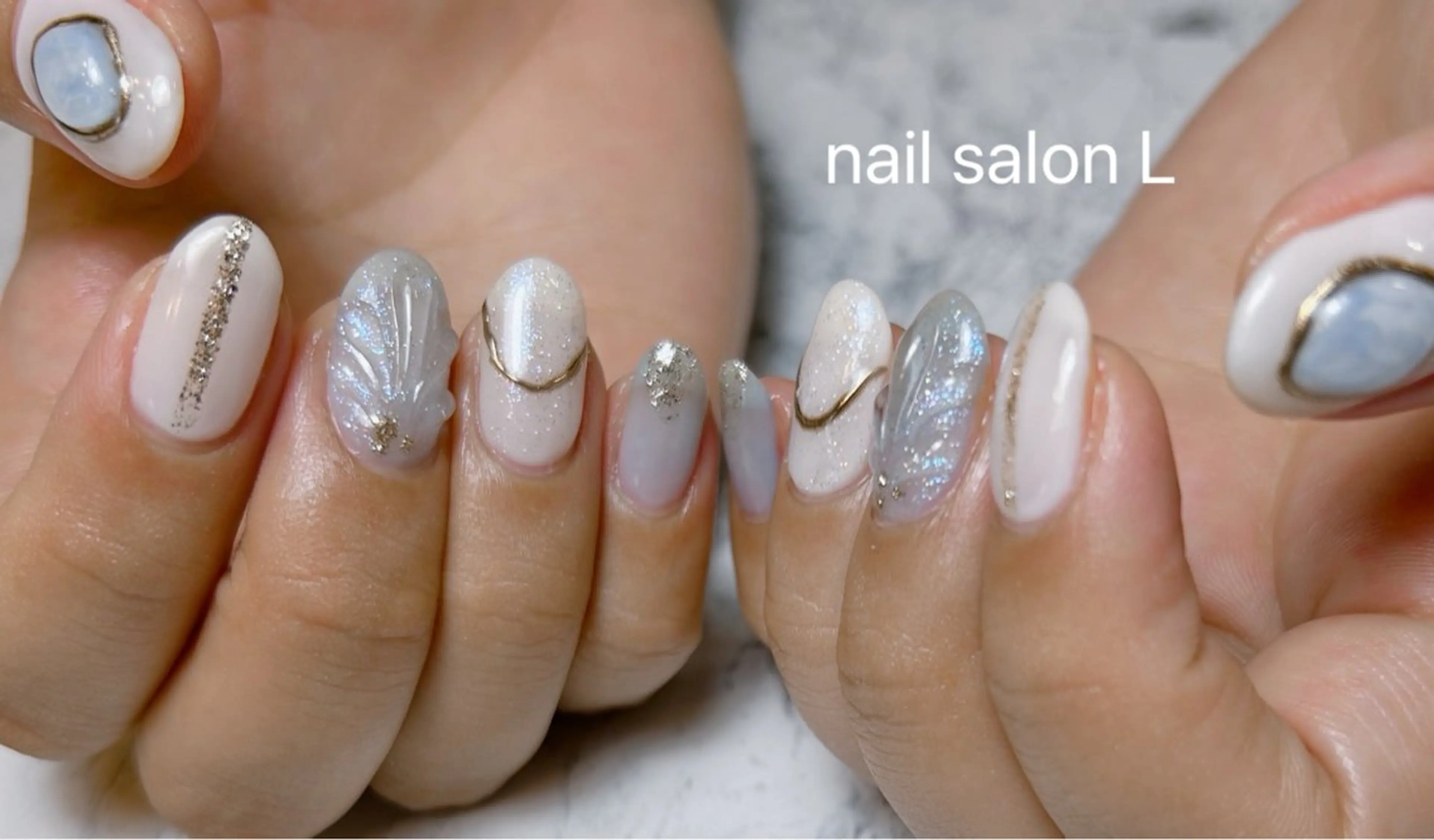 ネイル キラキラネイル ハンドネイル 吉川市 ネイルサロンLのネイルデザイン