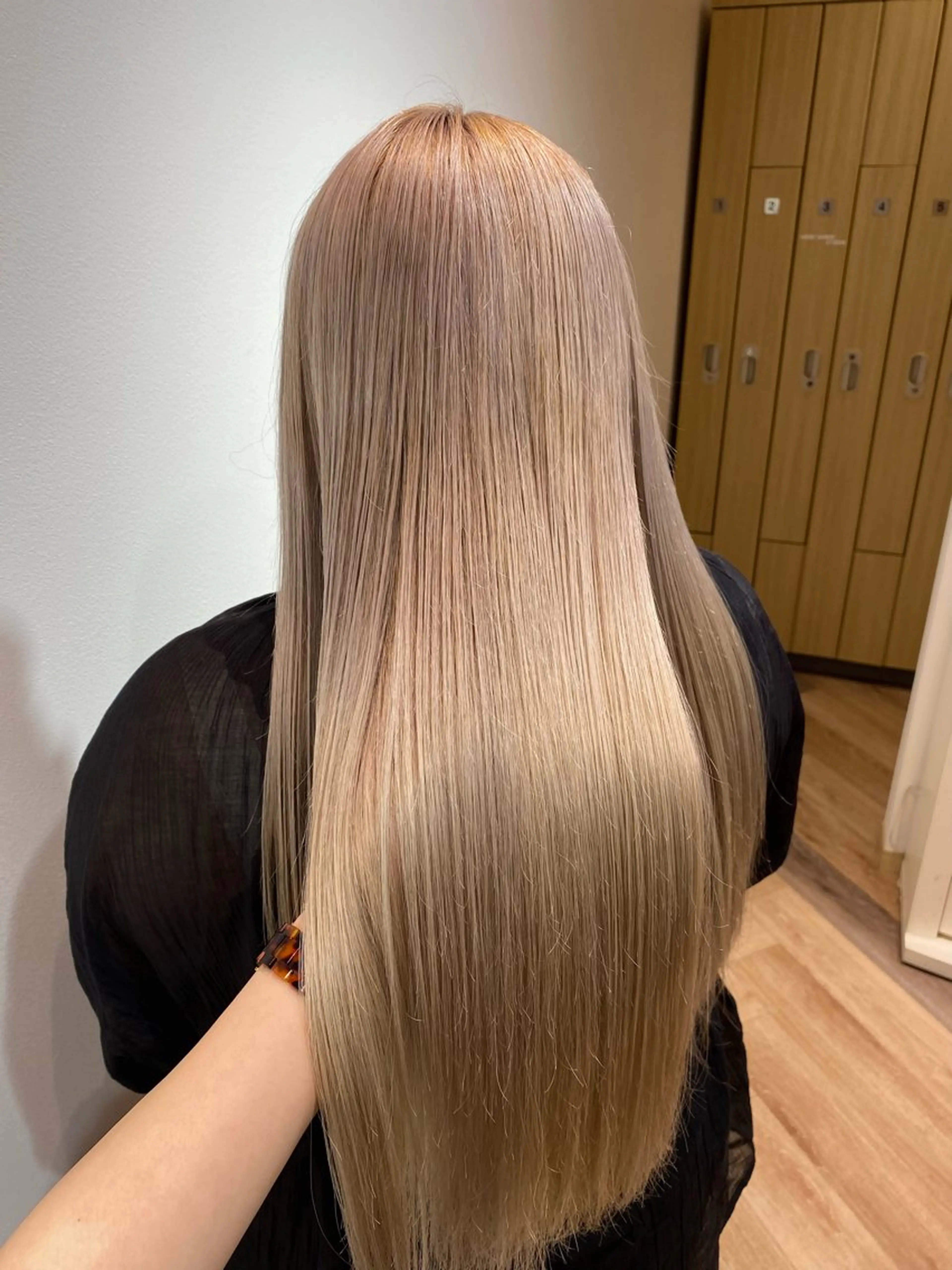 ロング カラー ブリーチ Yamada Ami🪐のヘアスタイル