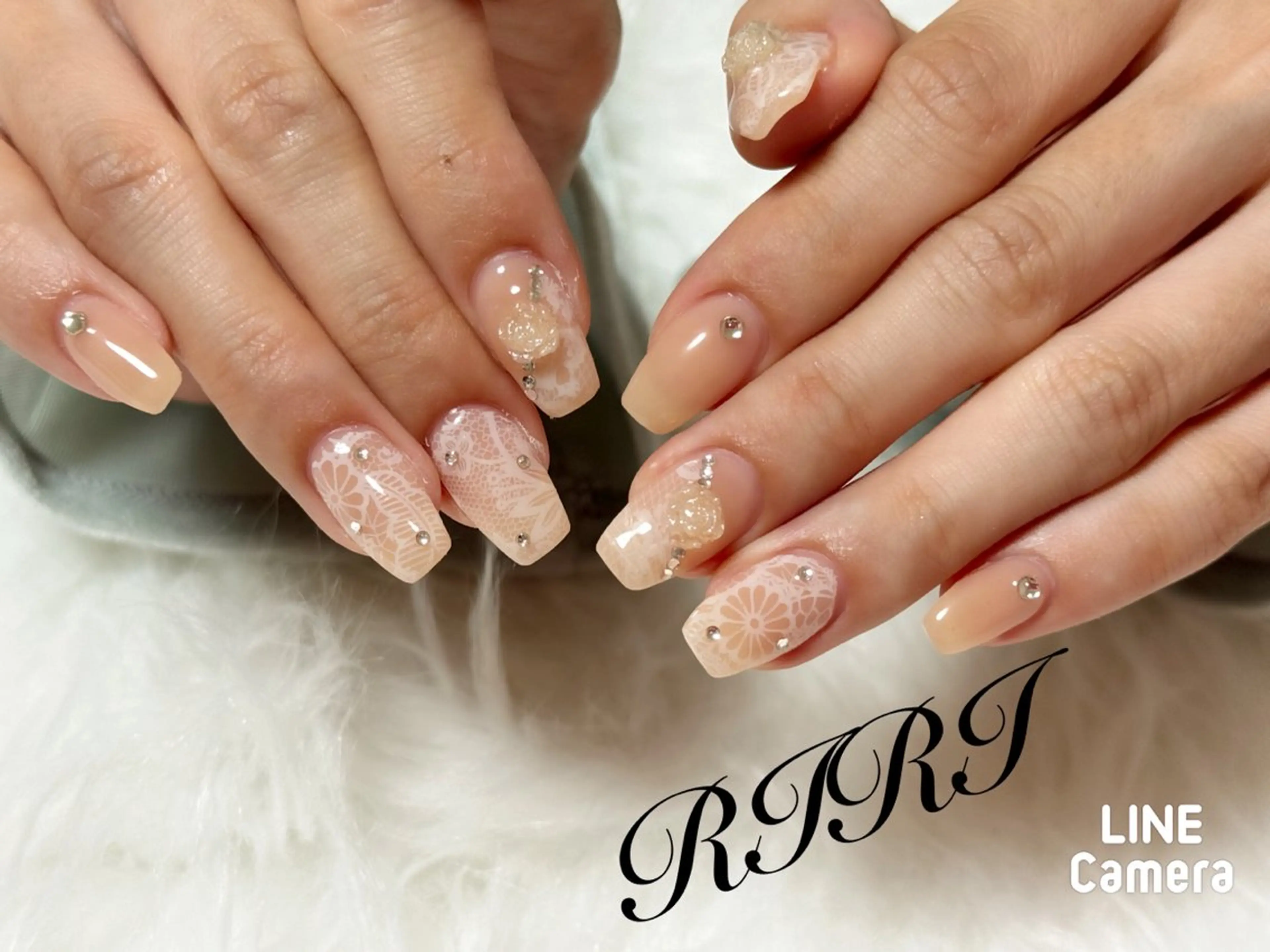 ネイル ジェルネイル キラキラネイル レース オフィスネイル ショートネイル ハンドネイル riri オーナーのネイルデザイン