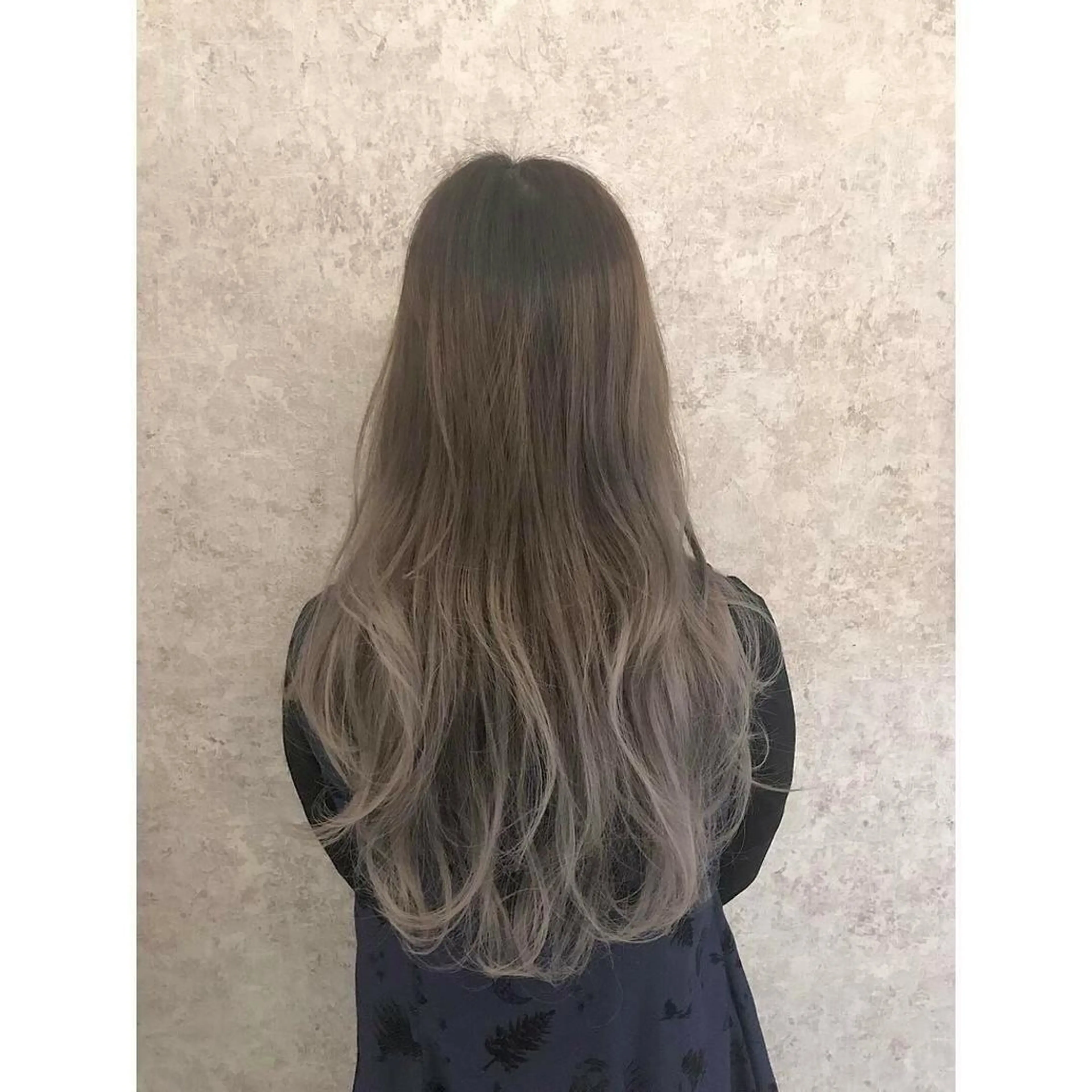 ミディアム カラー due hair 京都駅前店 MILBON オージュア認定サロン【デューヘアー】所属・ハイトーンブリーチ 土坂 由志【京都】のヘアスタイル