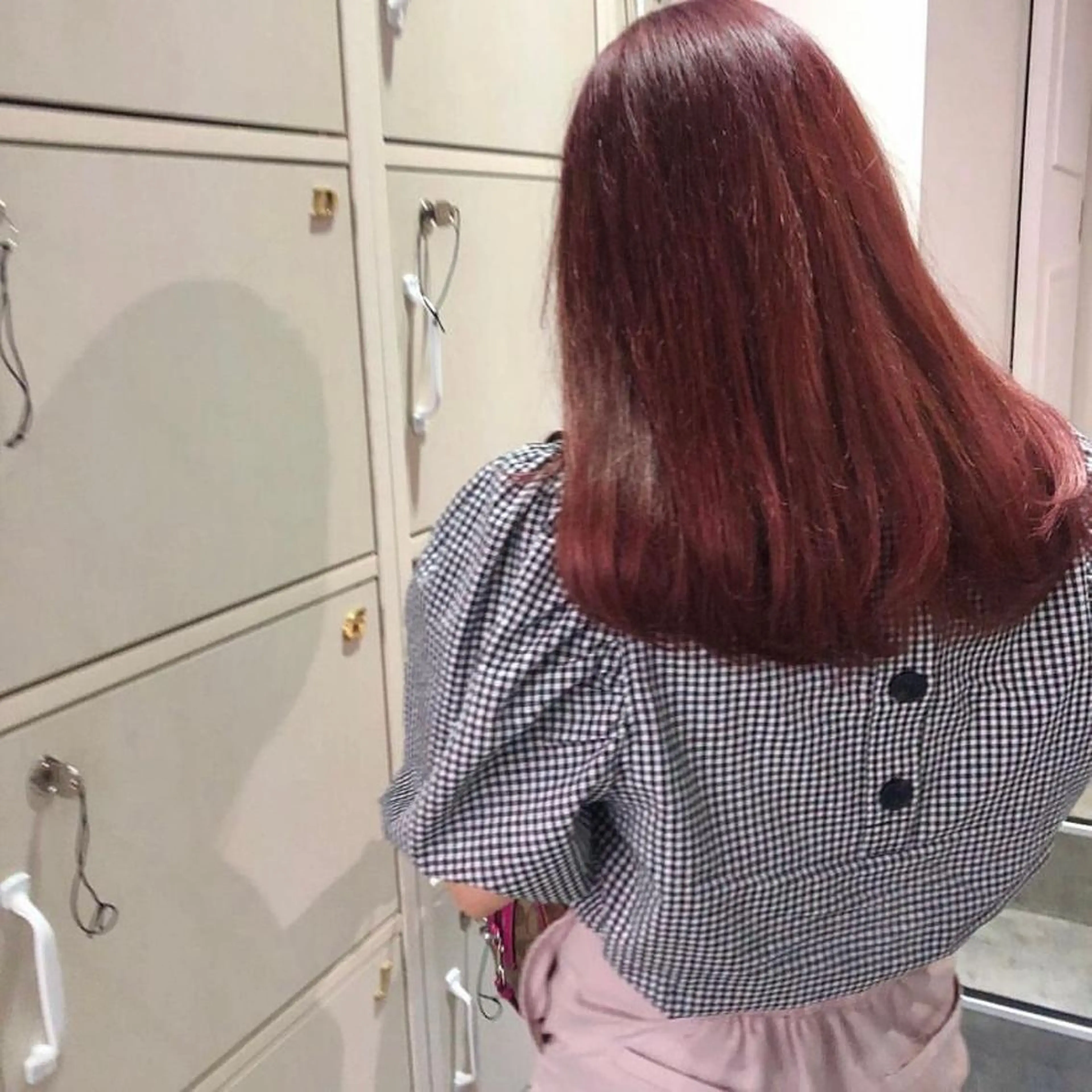 カラー 切りっぱなしボブ／ 暖色カラー／なつみのヘアスタイル