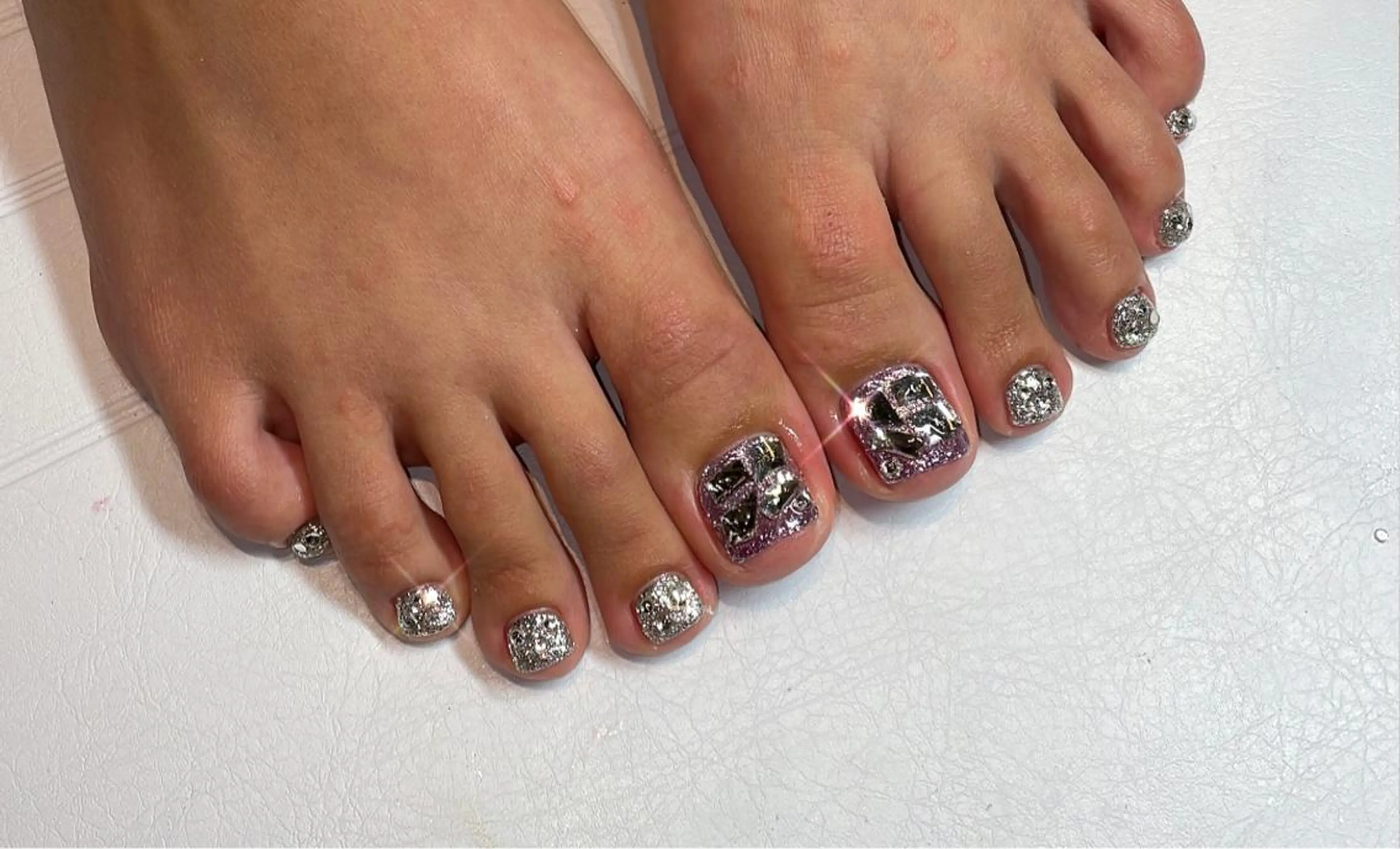 ネイル VIERU 🌈🎀💖のネイルデザイン