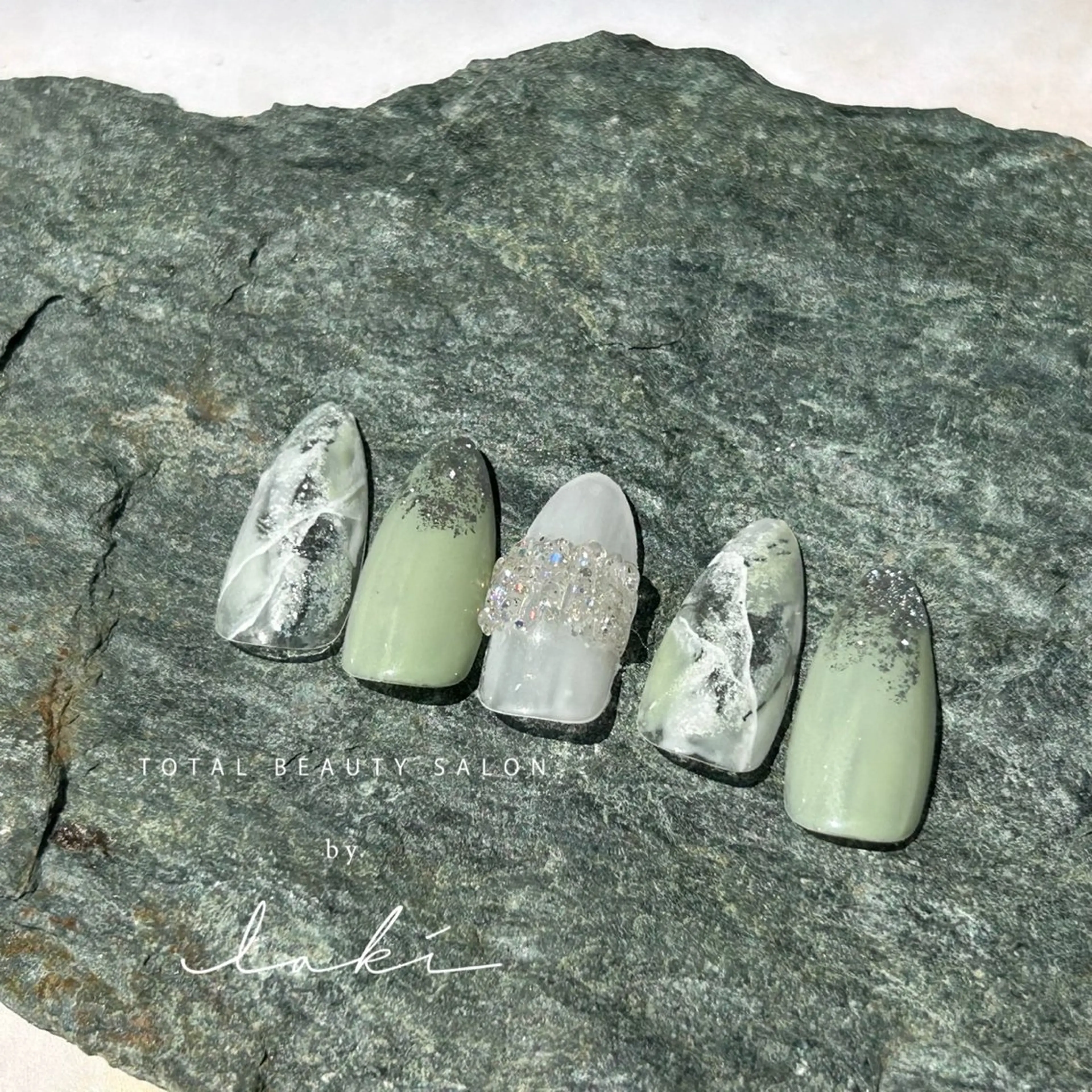 ネイル ハンドネイル by laki 🌼TOMOのネイルデザイン