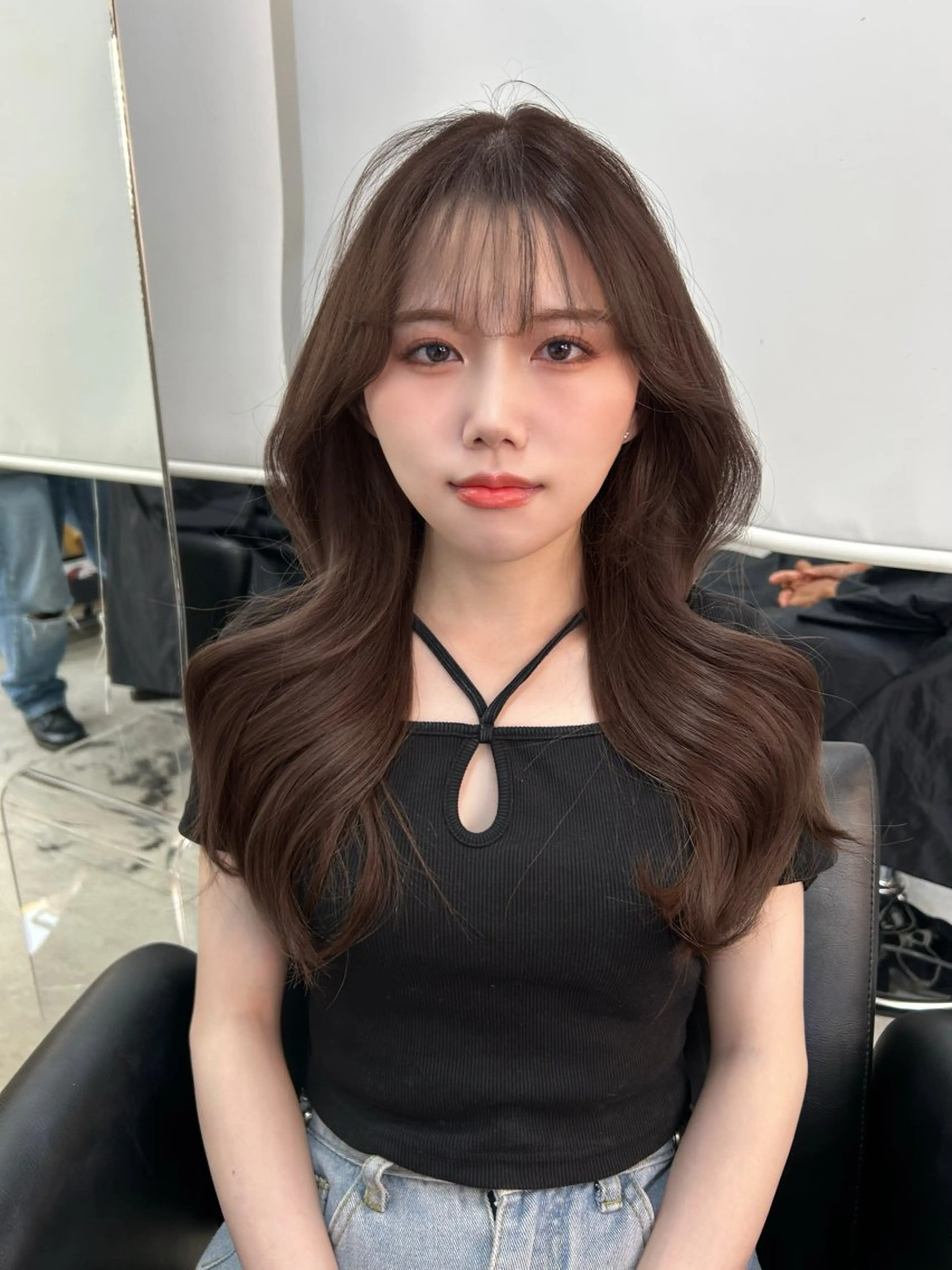 ロング カラー ベージュカラー 黒髪 ブリーチ ブルーカラー ブルーブラック カット ヘアカラー トリートメント sunc所属・梅田l大人韓国ヘア レイヤー×艶カラーのヘアスタイル