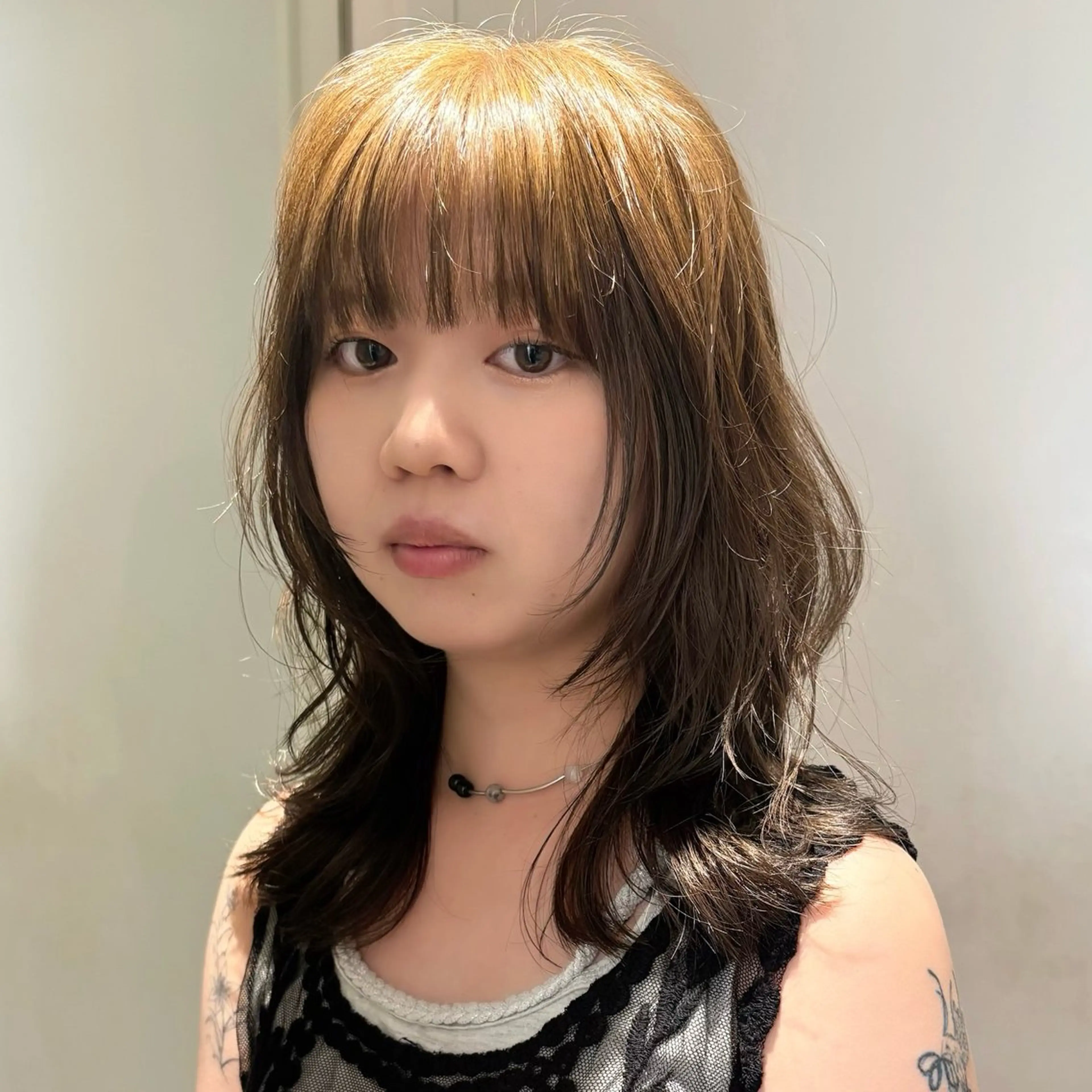 ショート カラー ブリーチ ダブルカラー カット ヘアカラー リカ/ハイトーン ・オリーブ🍀のヘアスタイル