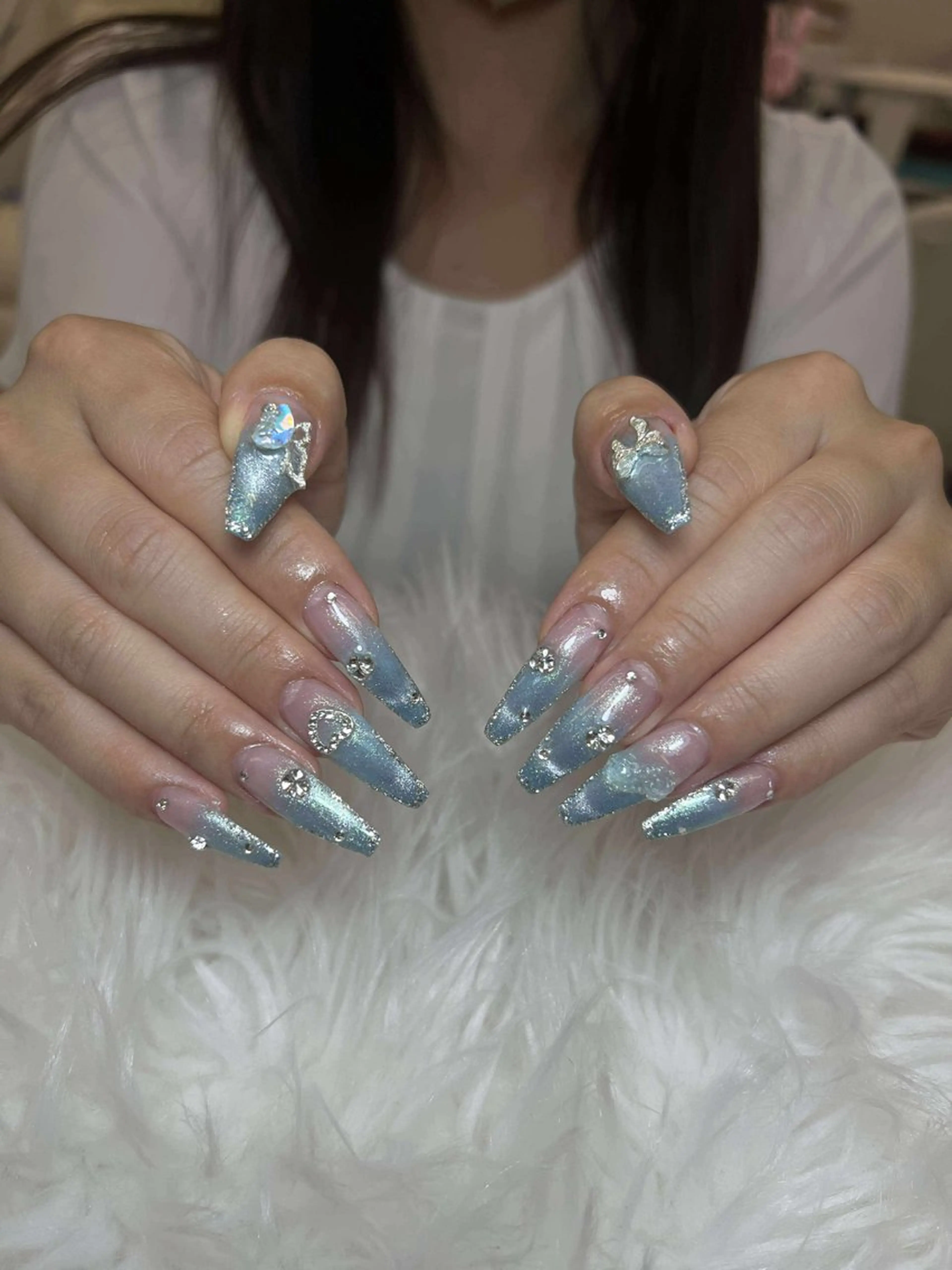 ネイル アートネイル オーロラネイル チークネイル 長さ出し フットネイル ハンドネイル ハンドケア Anh Nail 歌舞伎町のネイルデザイン