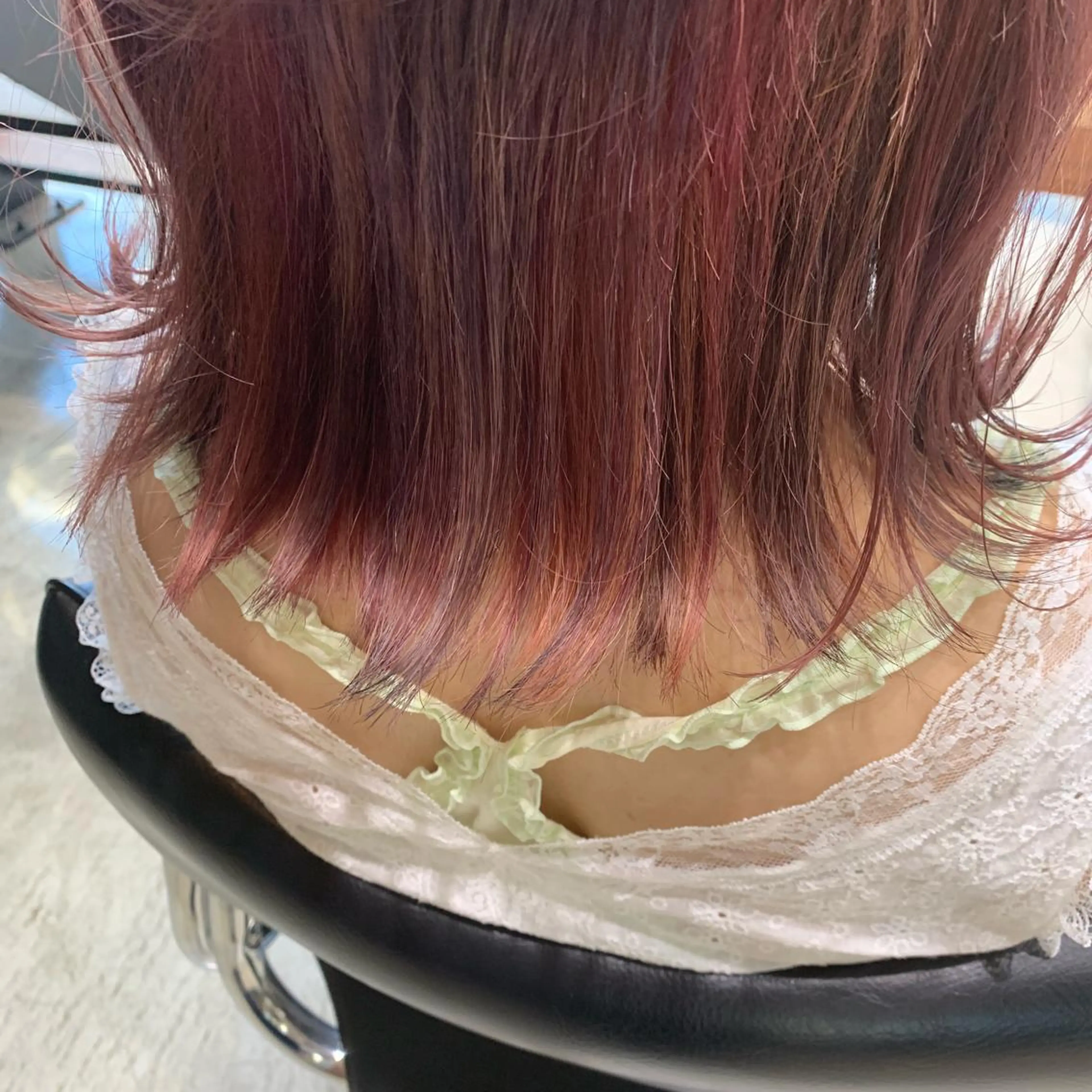 ミディアム カラー RINA🧤 デザインとボブのヘアスタイル