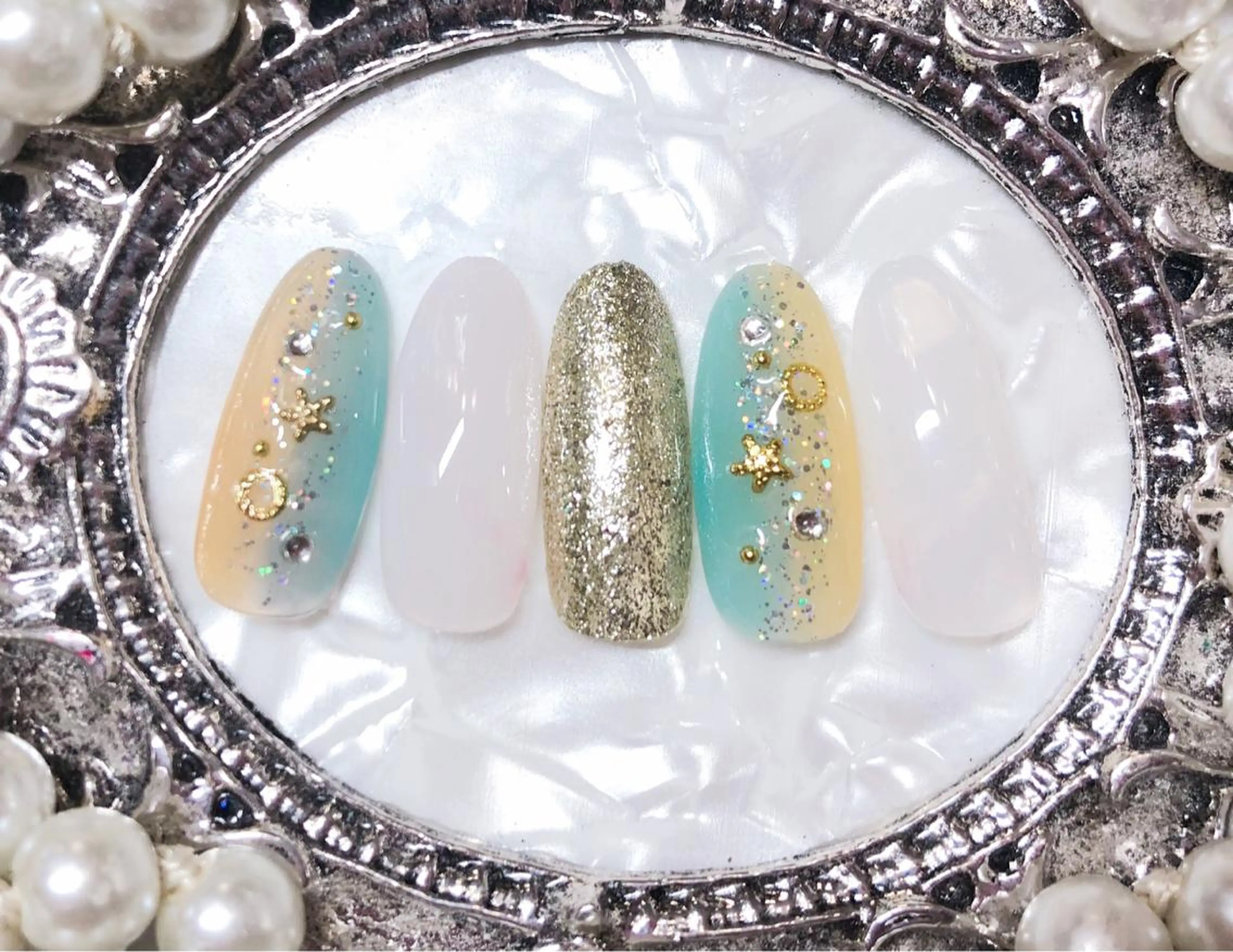 ネイル ハンドネイル マジックミラー所属・マジック ミラーのネイルデザイン