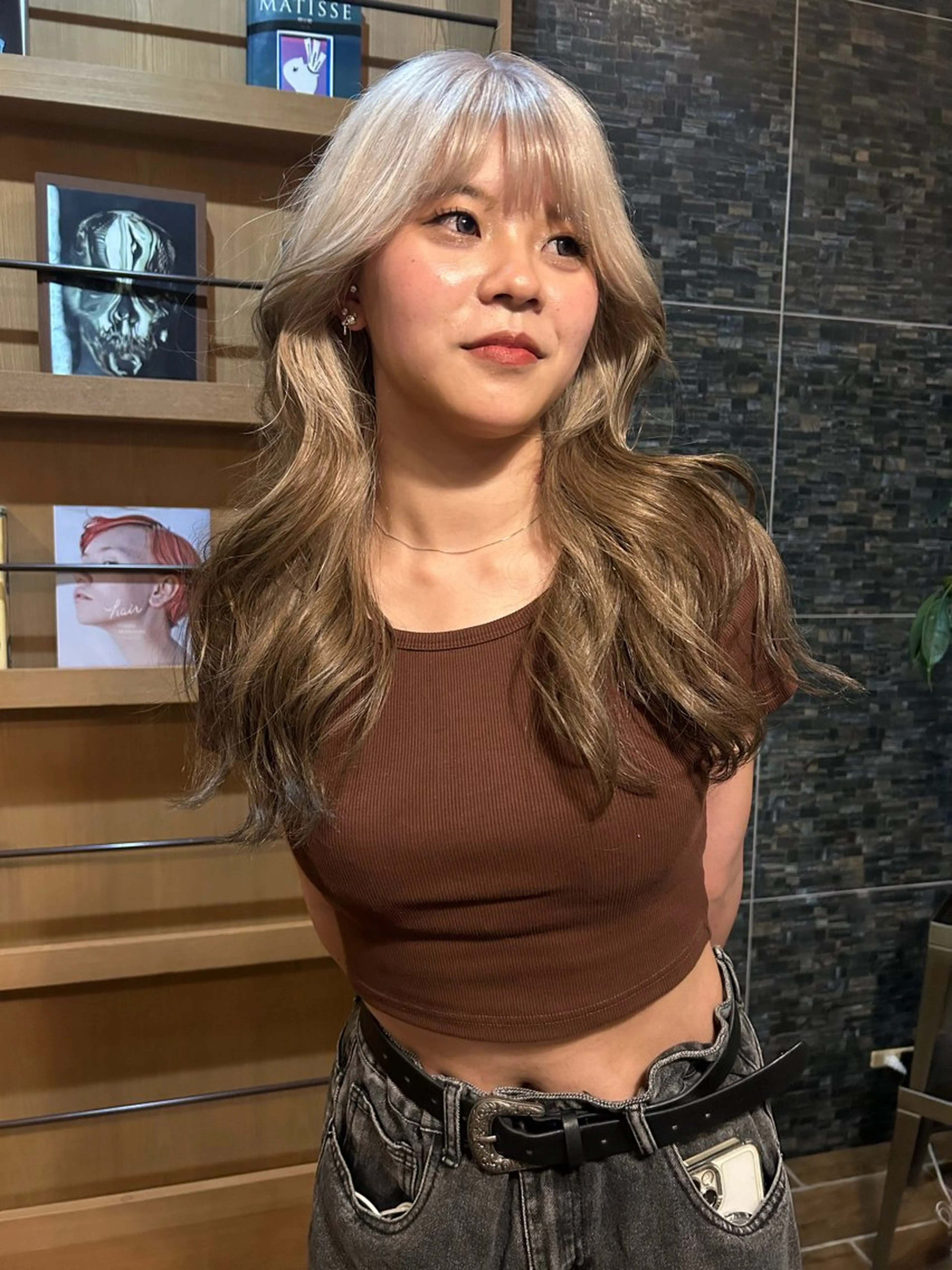 ロング カラー 角田 桃香のヘアスタイル