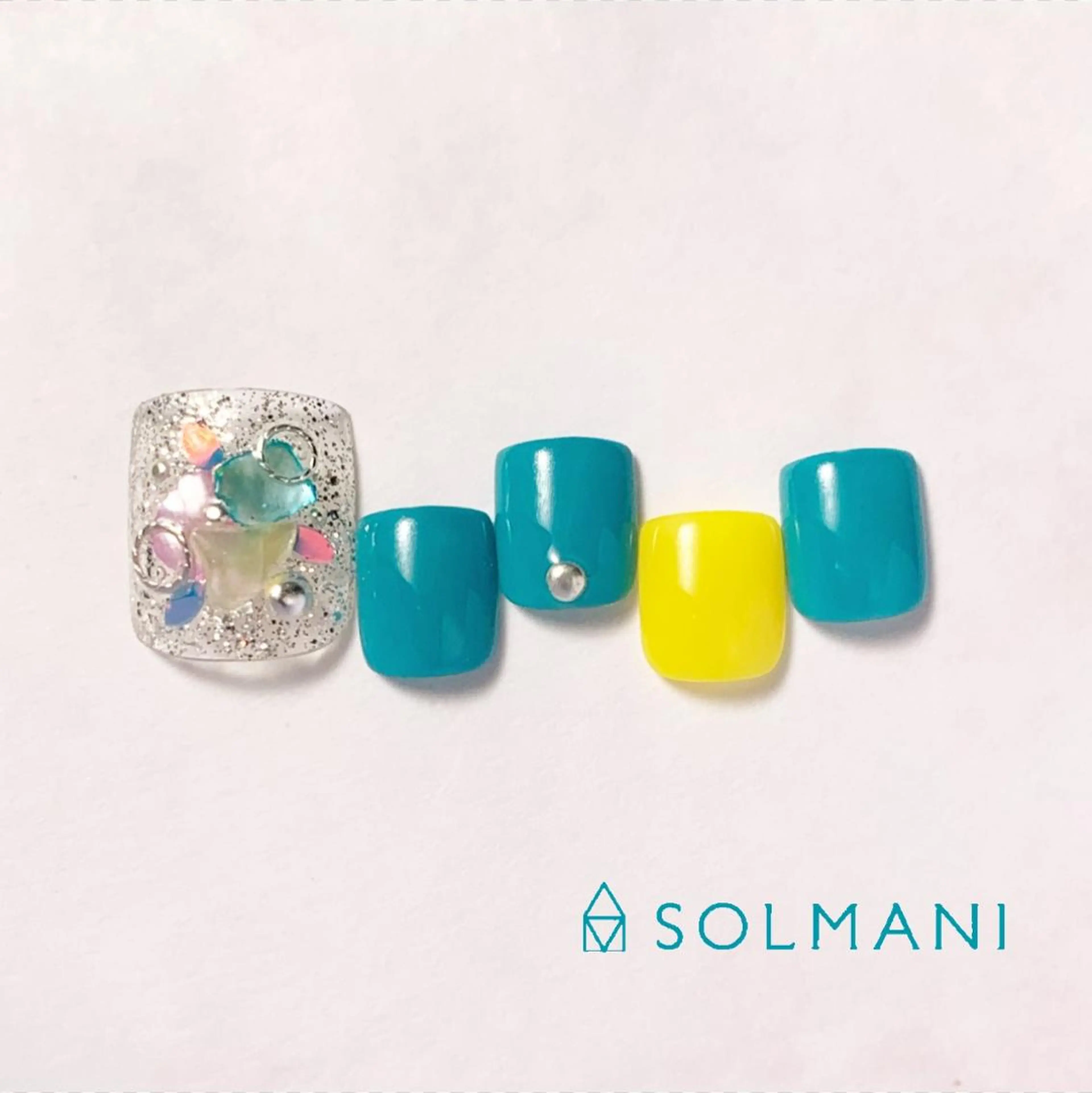 ネイル フットネイル SOLMANI 予約担当のネイルデザイン